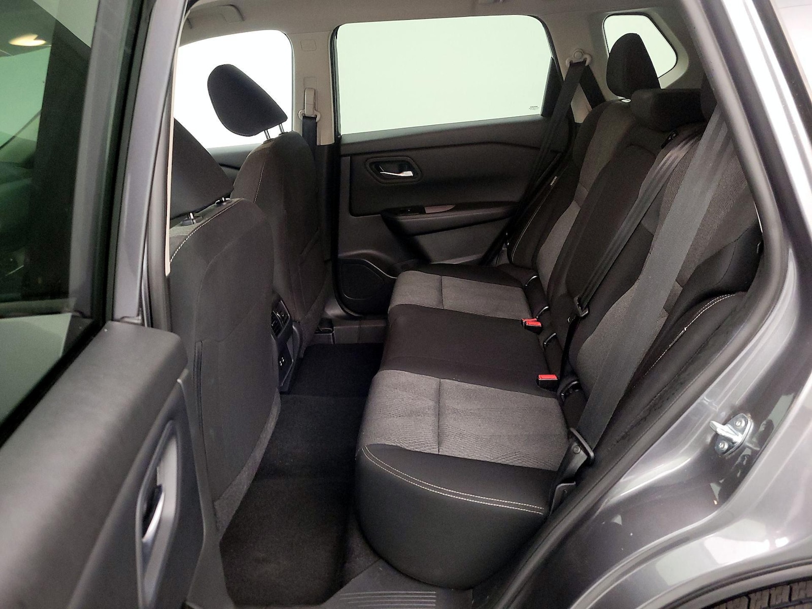 2025 Nissan Rogue SV - Photo 20