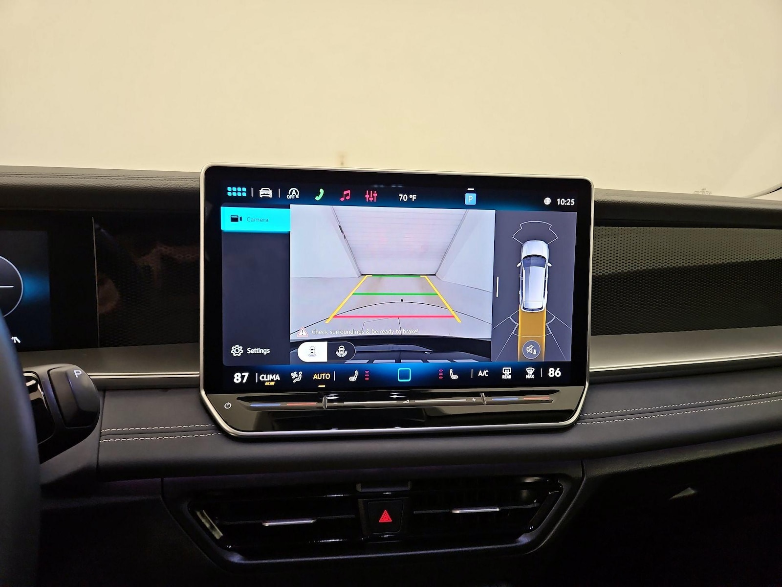2026 Volkswagen Tiguan SE - Photo 15