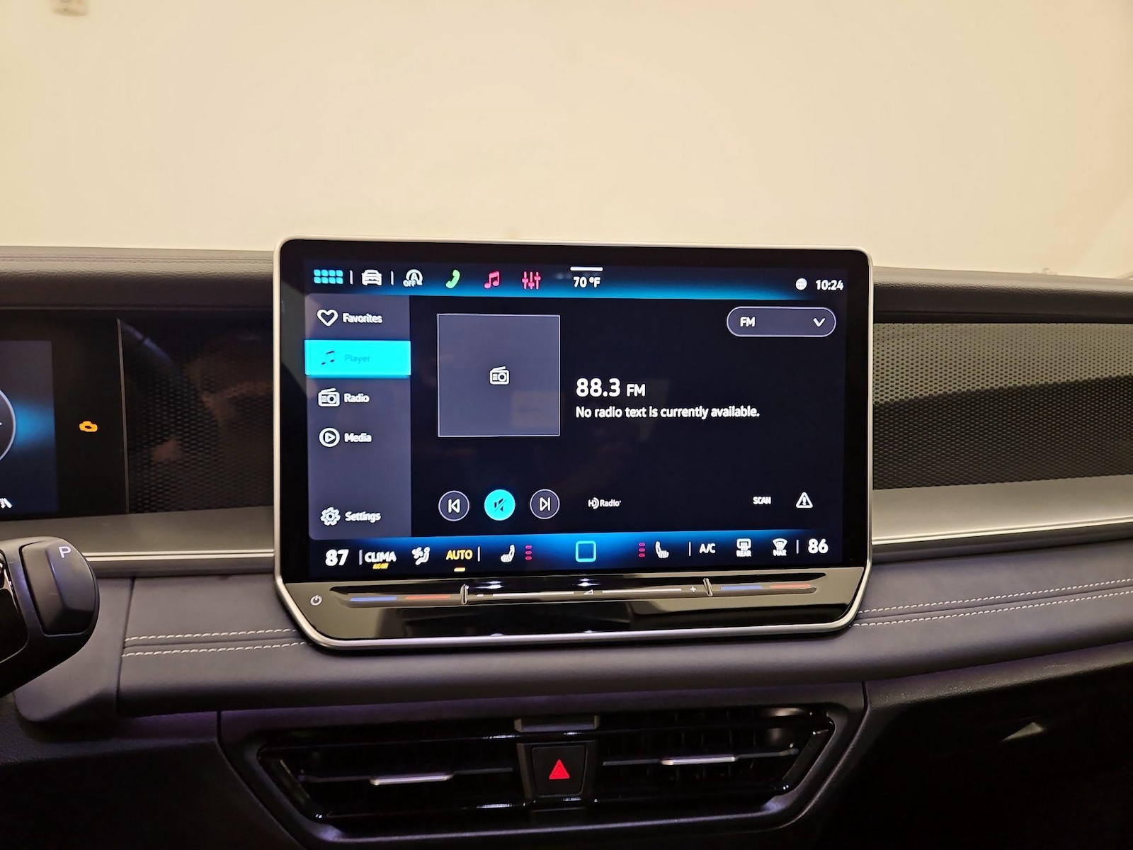 2026 Volkswagen Tiguan SE - Photo 16