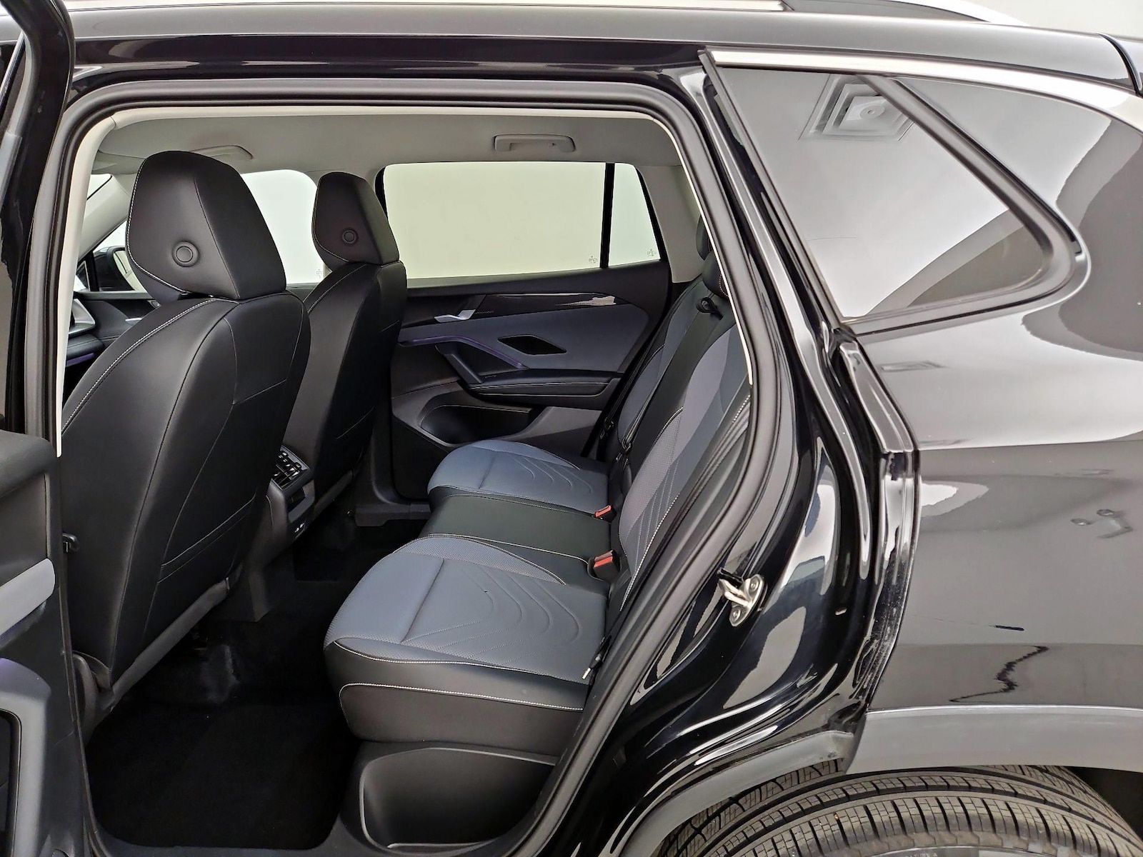 2026 Volkswagen Tiguan SE - Photo 20