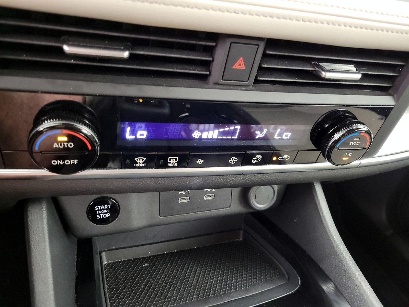 2025 Nissan Rogue SV - Photo 17
