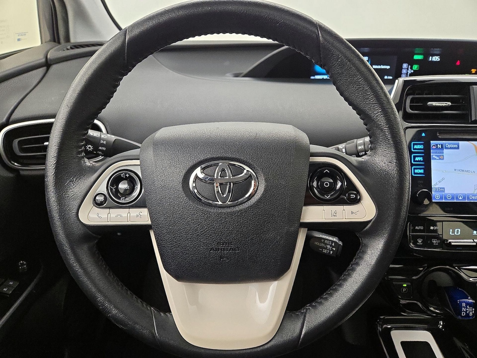 2017 Toyota Prius Four - Photo 11