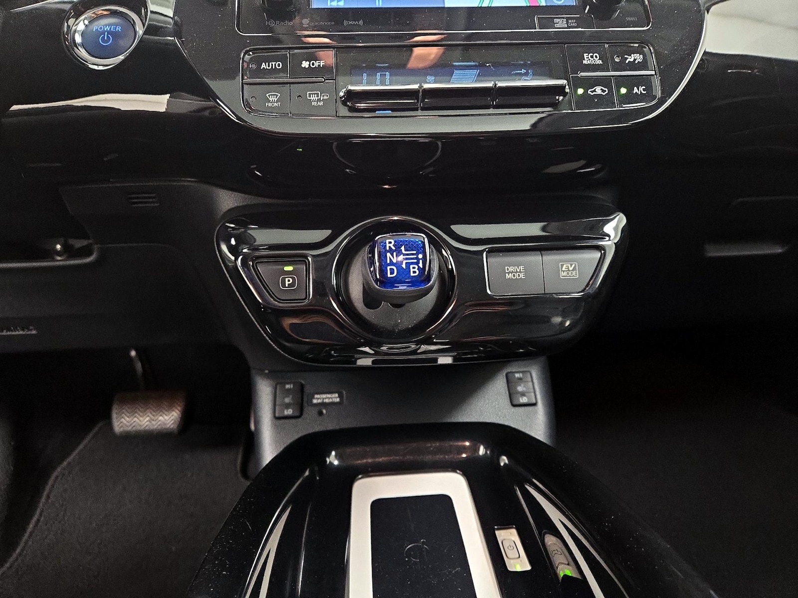 2017 Toyota Prius Four - Photo 19