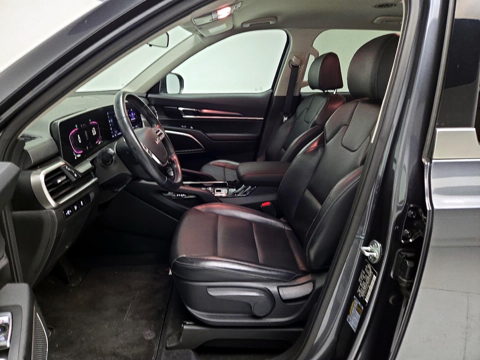 Side Airbags & Leatherette Seats