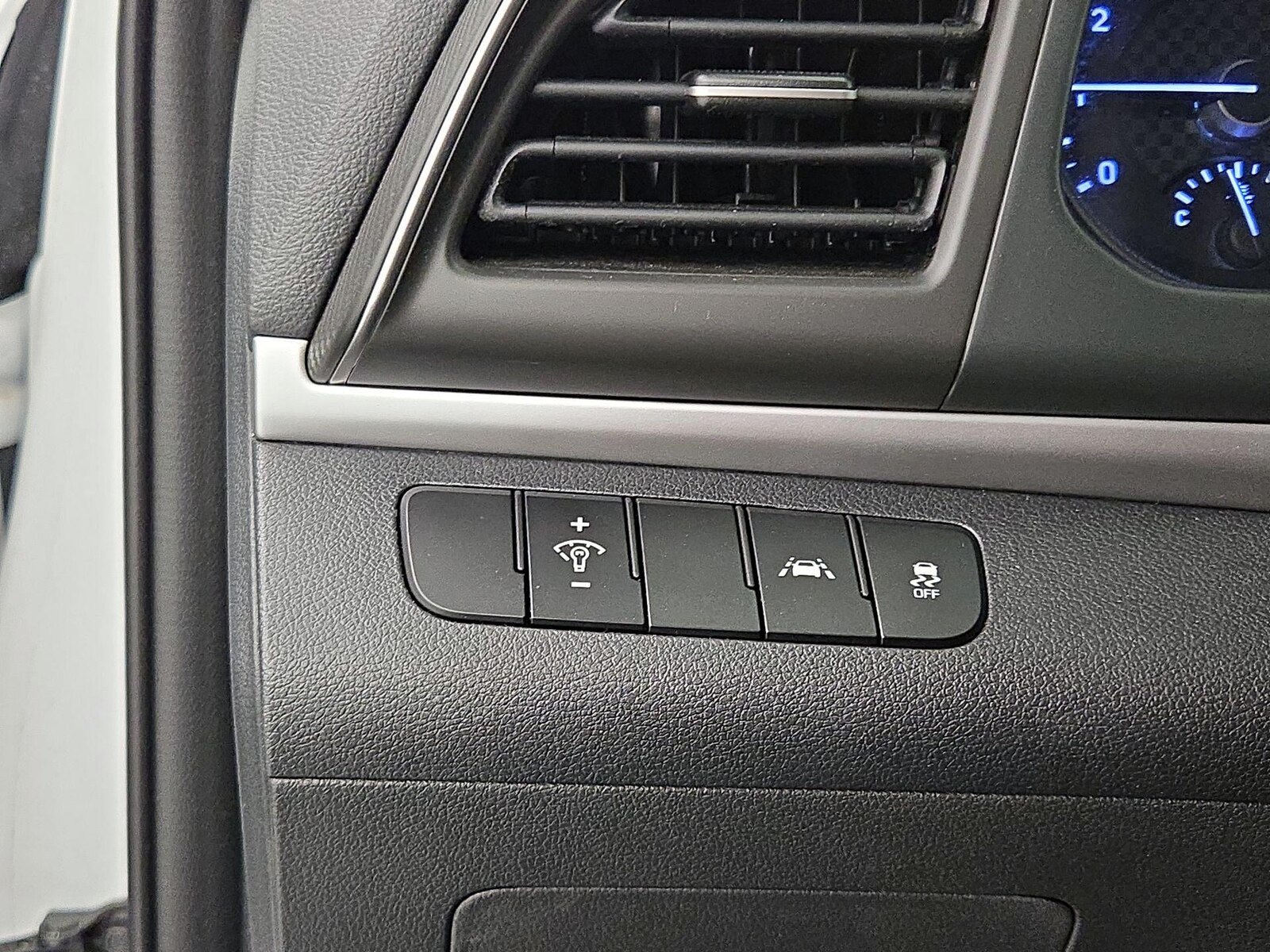2020 Hyundai Elantra SE - Photo 14