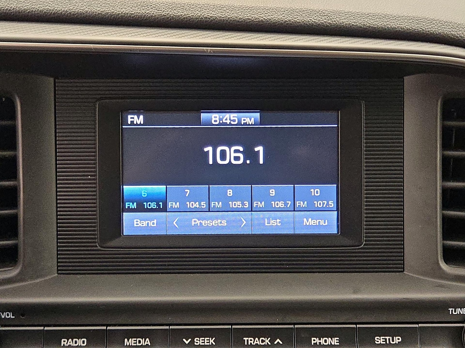 2020 Hyundai Elantra SE - Photo 16
