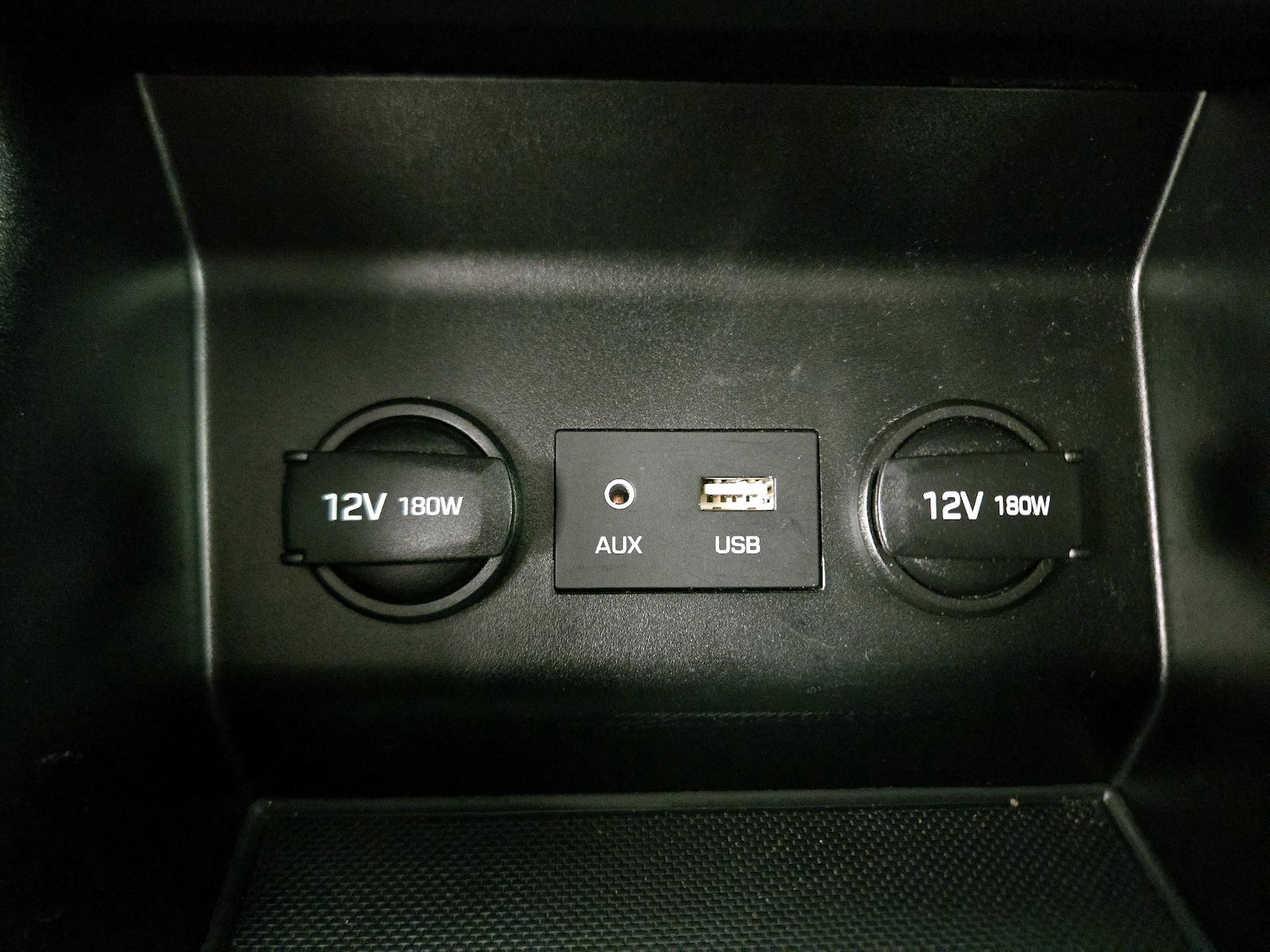 2020 Hyundai Elantra SE - Photo 19