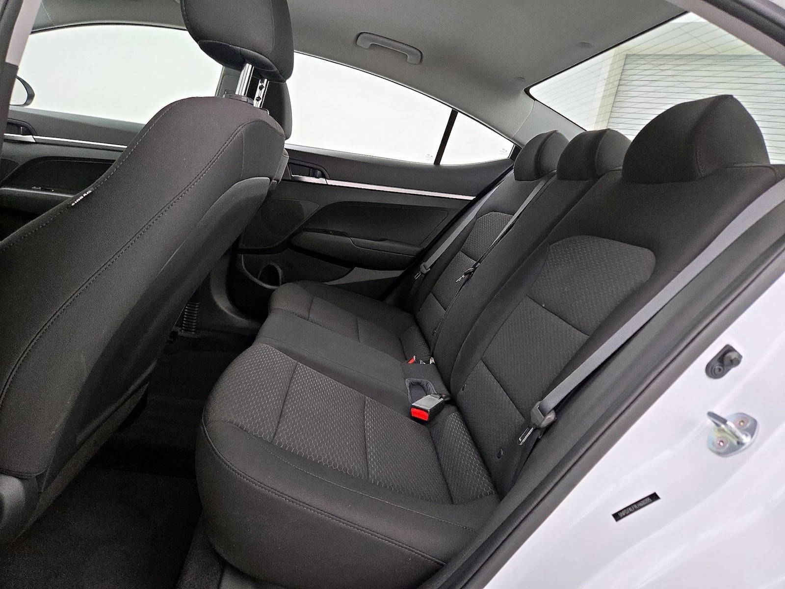 2020 Hyundai Elantra SE - Photo 20