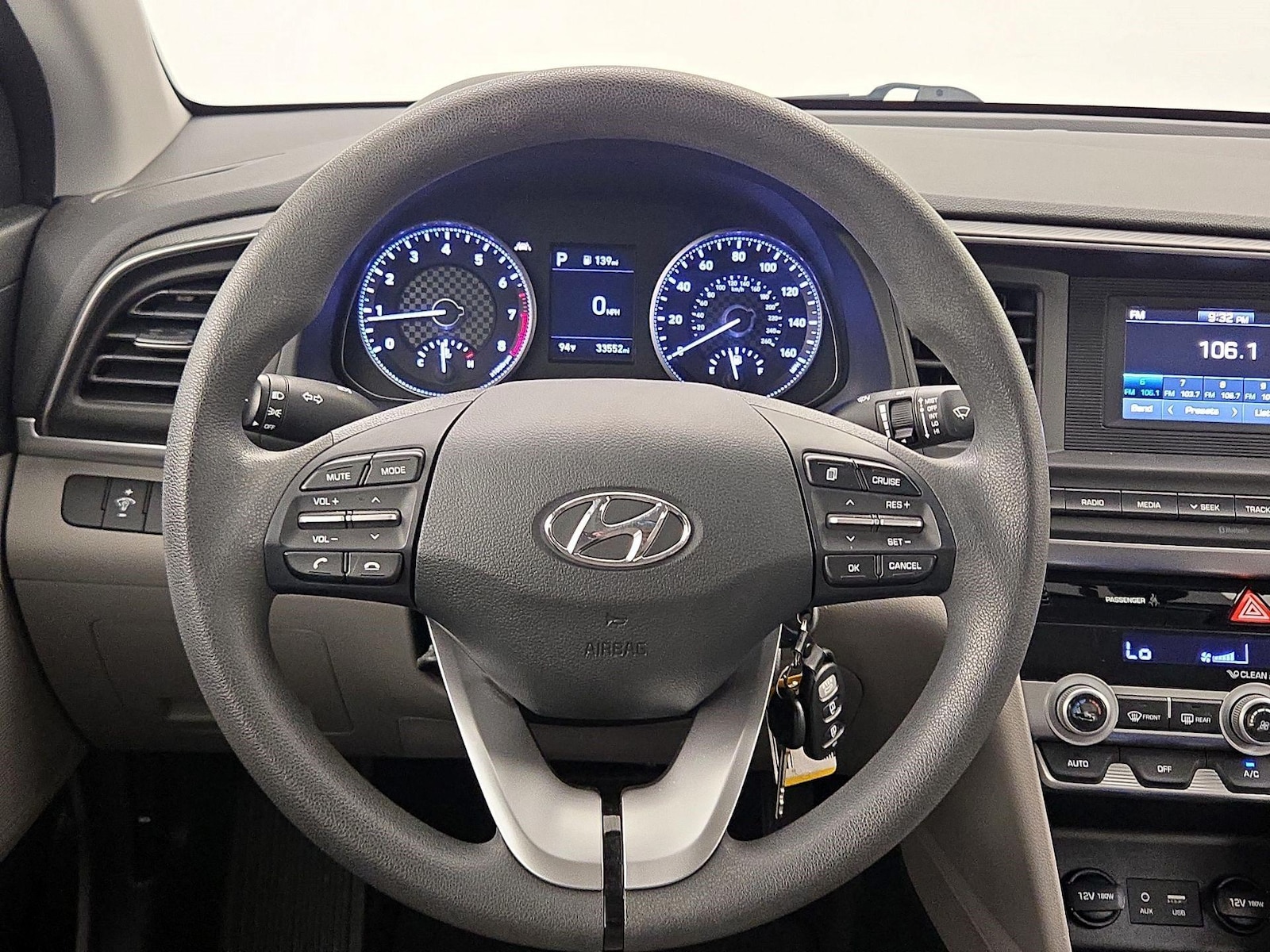 2020 Hyundai Elantra SE - Photo 11
