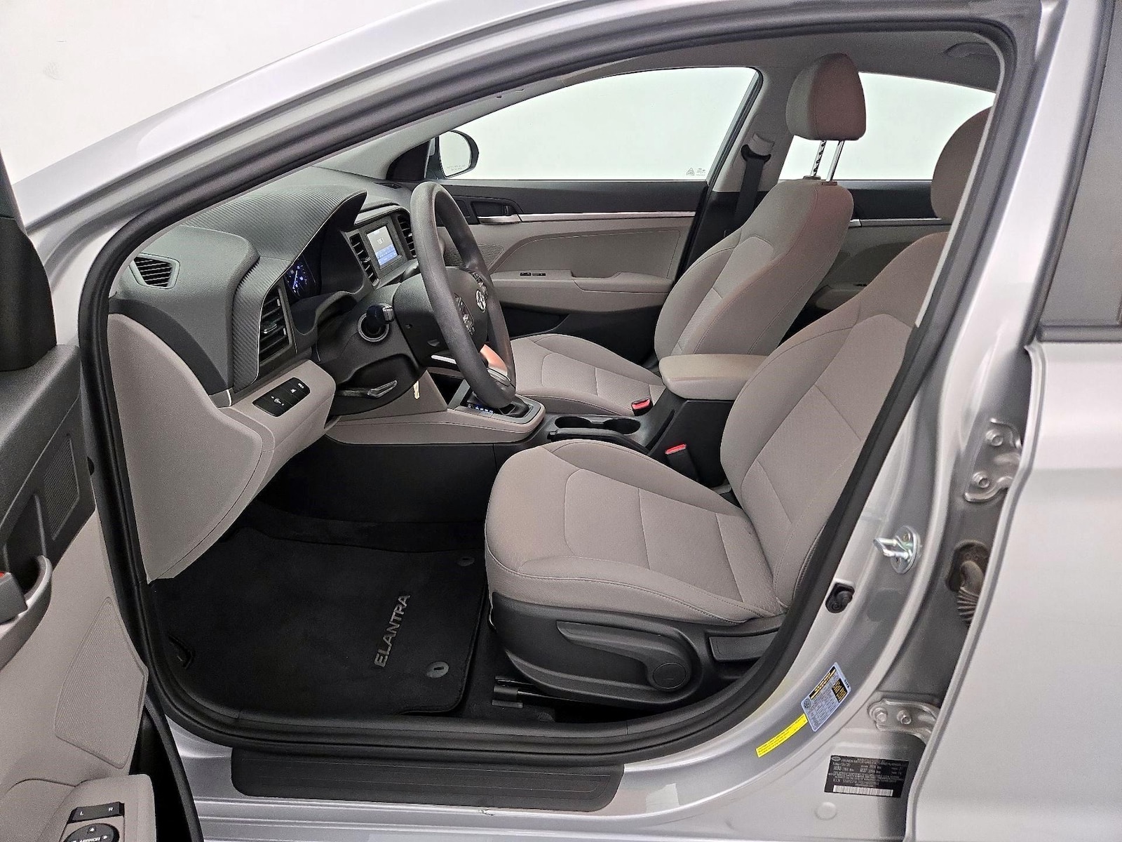 2020 Hyundai Elantra SE - Photo 12