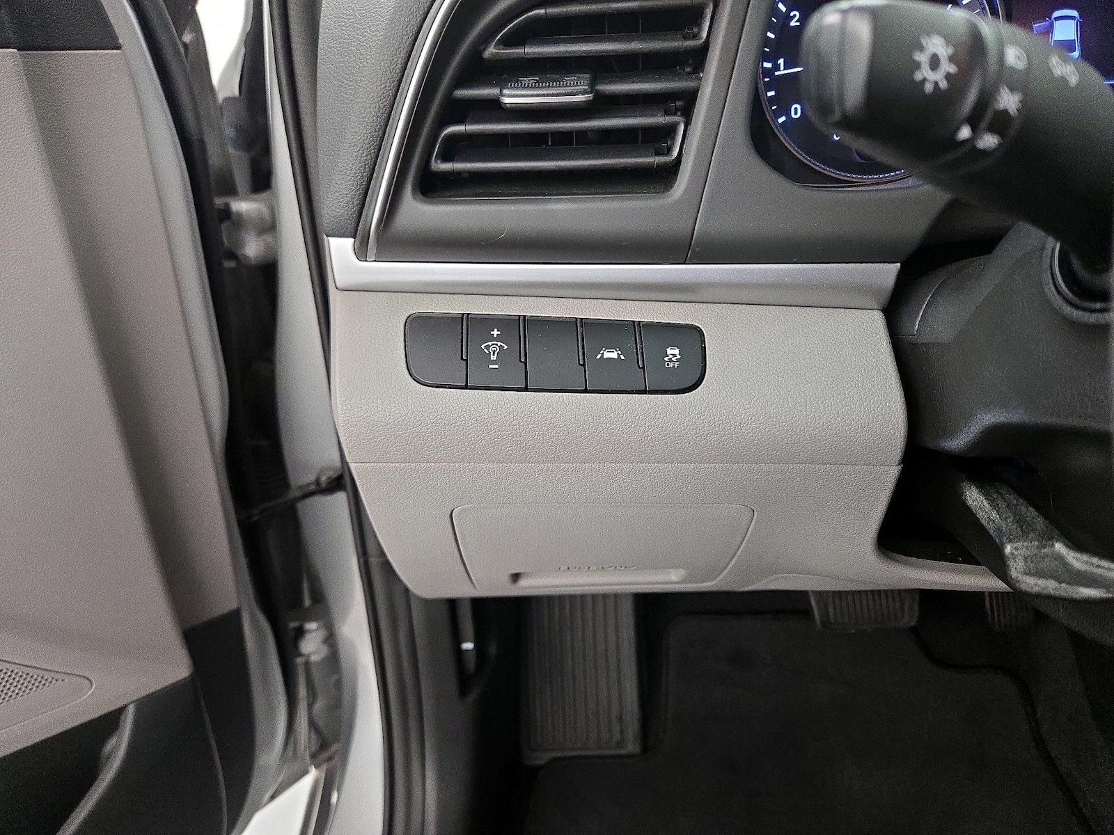 2020 Hyundai Elantra SE - Photo 14