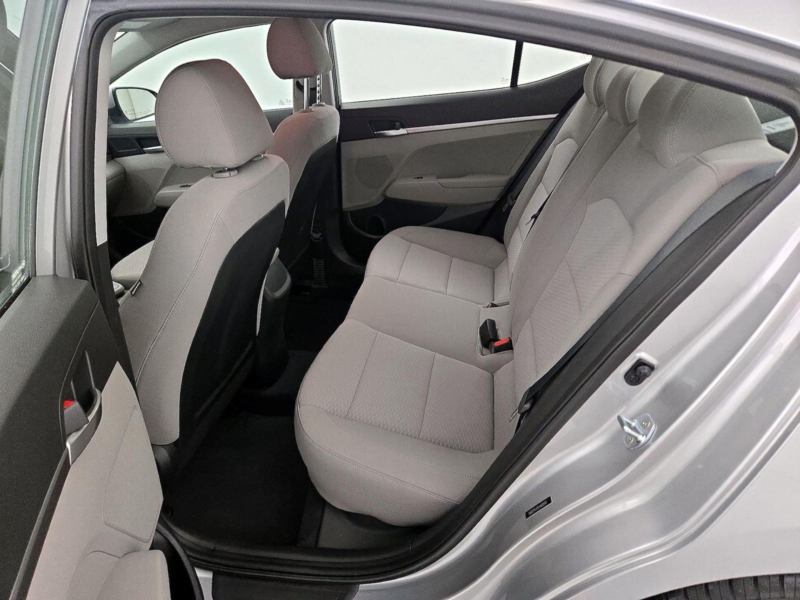 2020 Hyundai Elantra SE - Photo 20