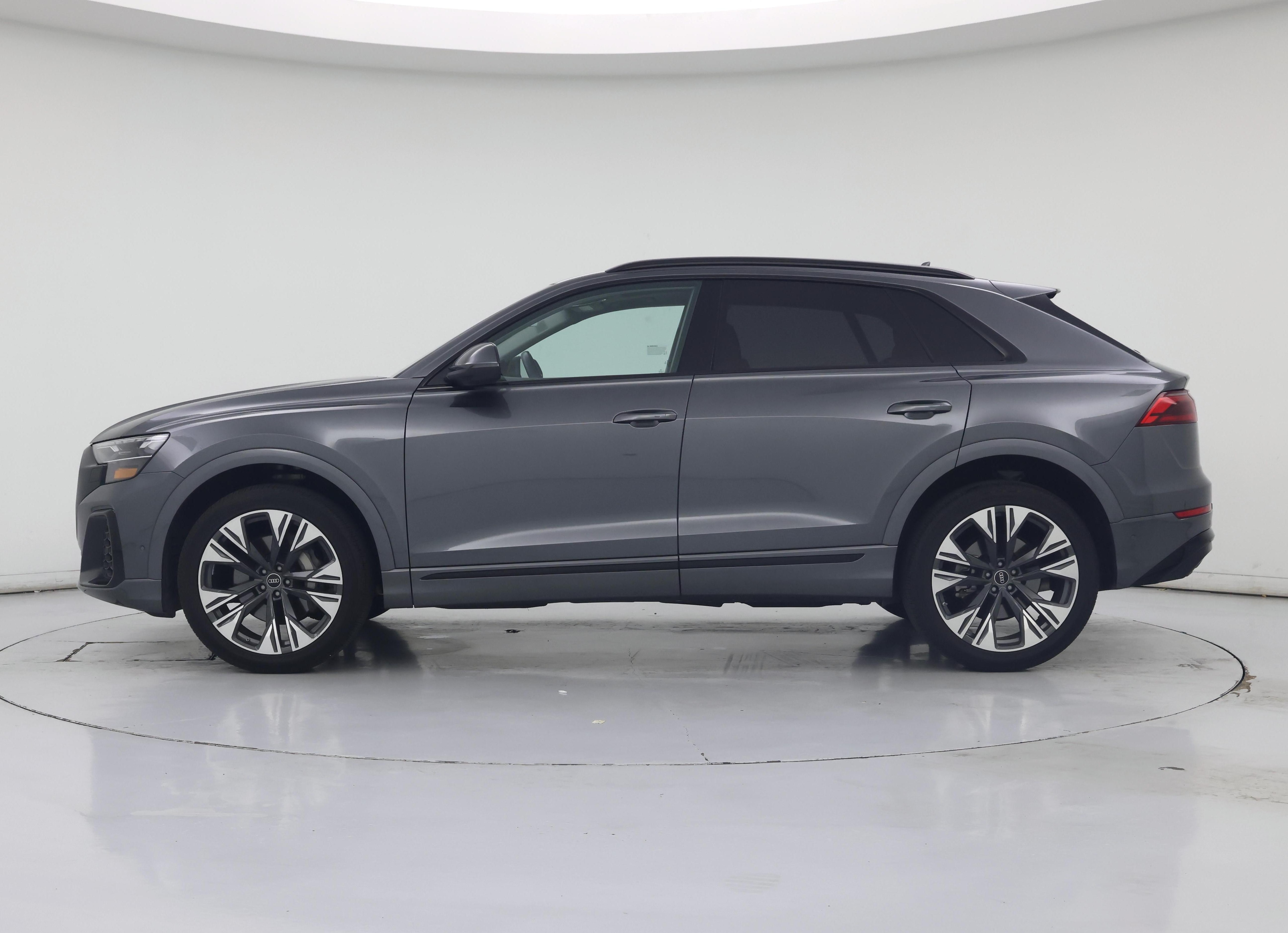 Thumbnail: 2025 Audi Q8 - 3
