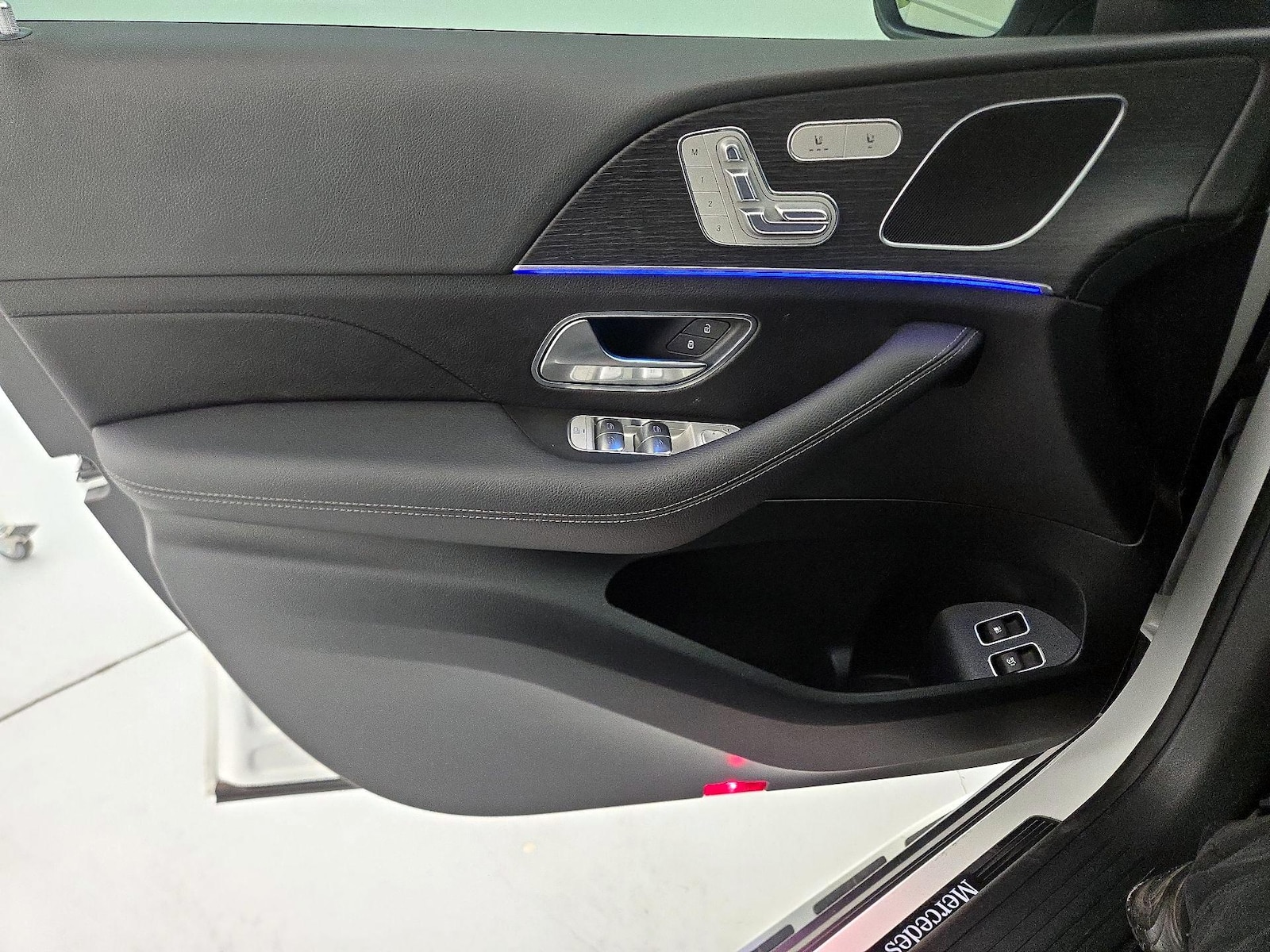 2025 Mercedes-Benz GLE GLE450E - Photo 13