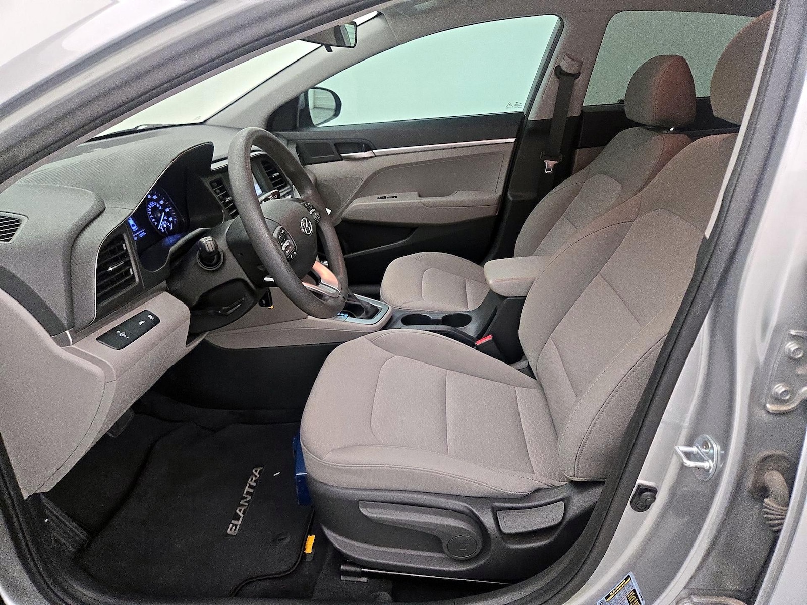 2020 Hyundai Elantra SE - Photo 12