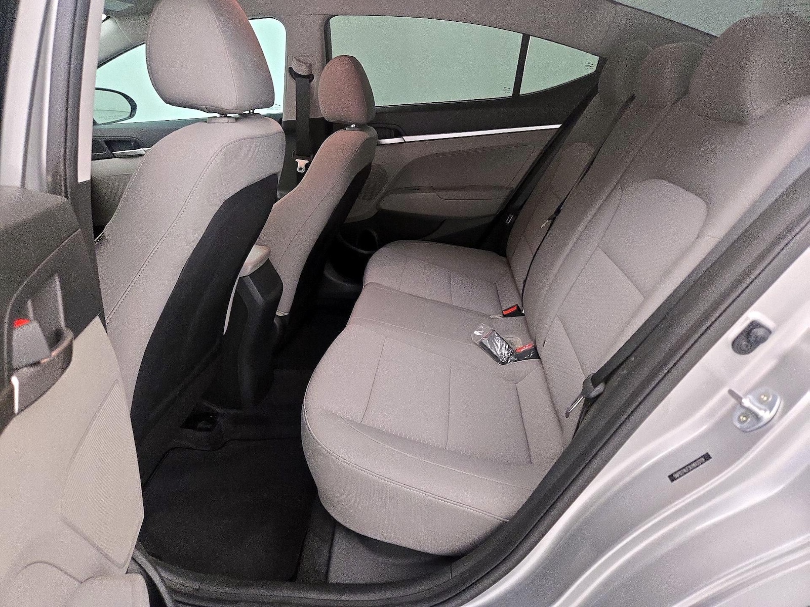 2020 Hyundai Elantra SE - Photo 20