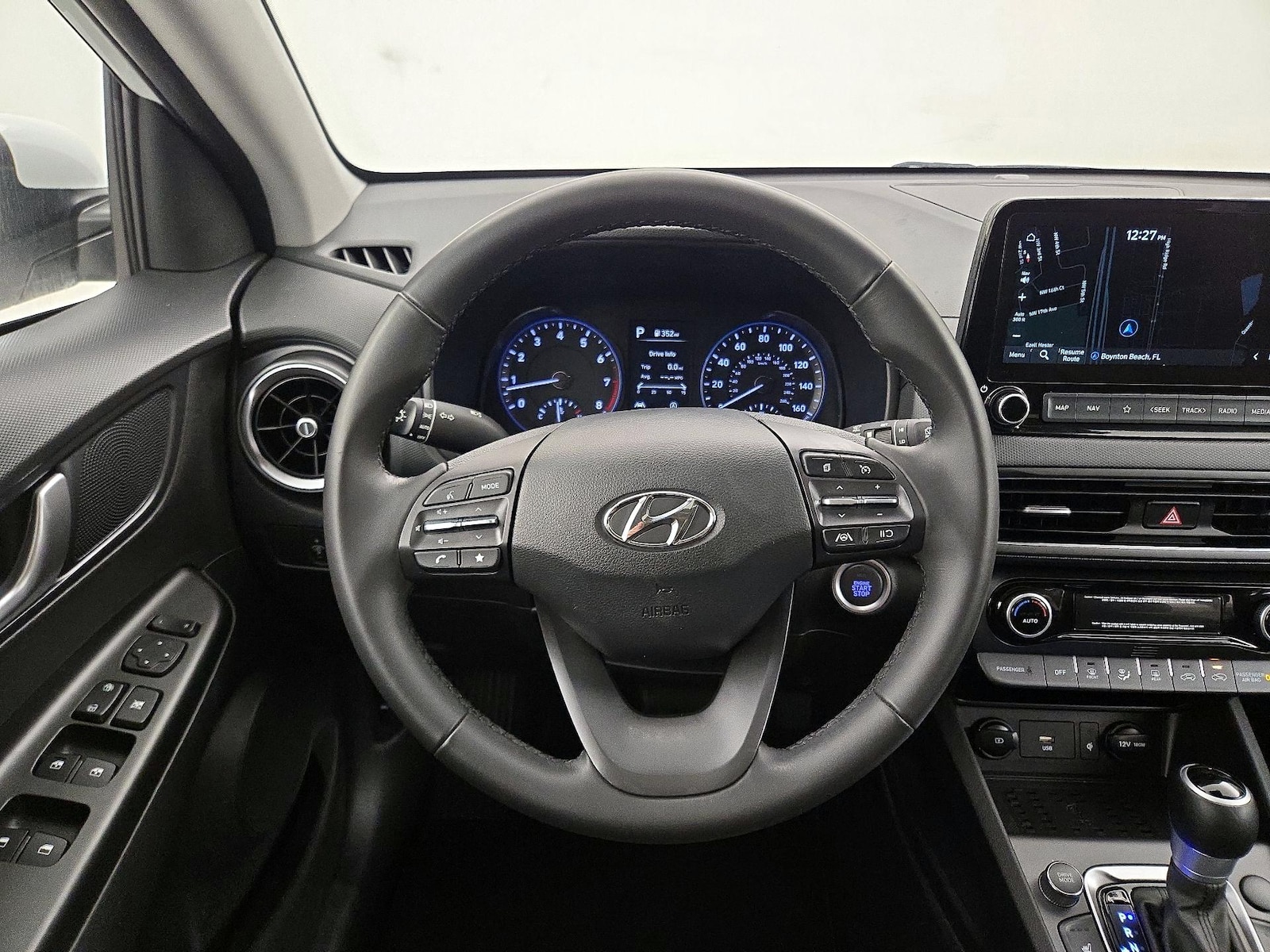 2023 Hyundai Kona SEL - Photo 11