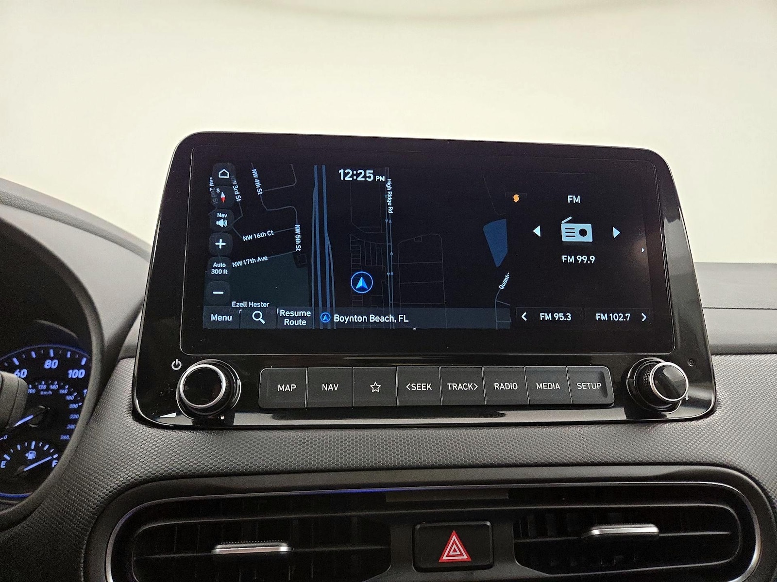 2023 Hyundai Kona SEL - Photo 15