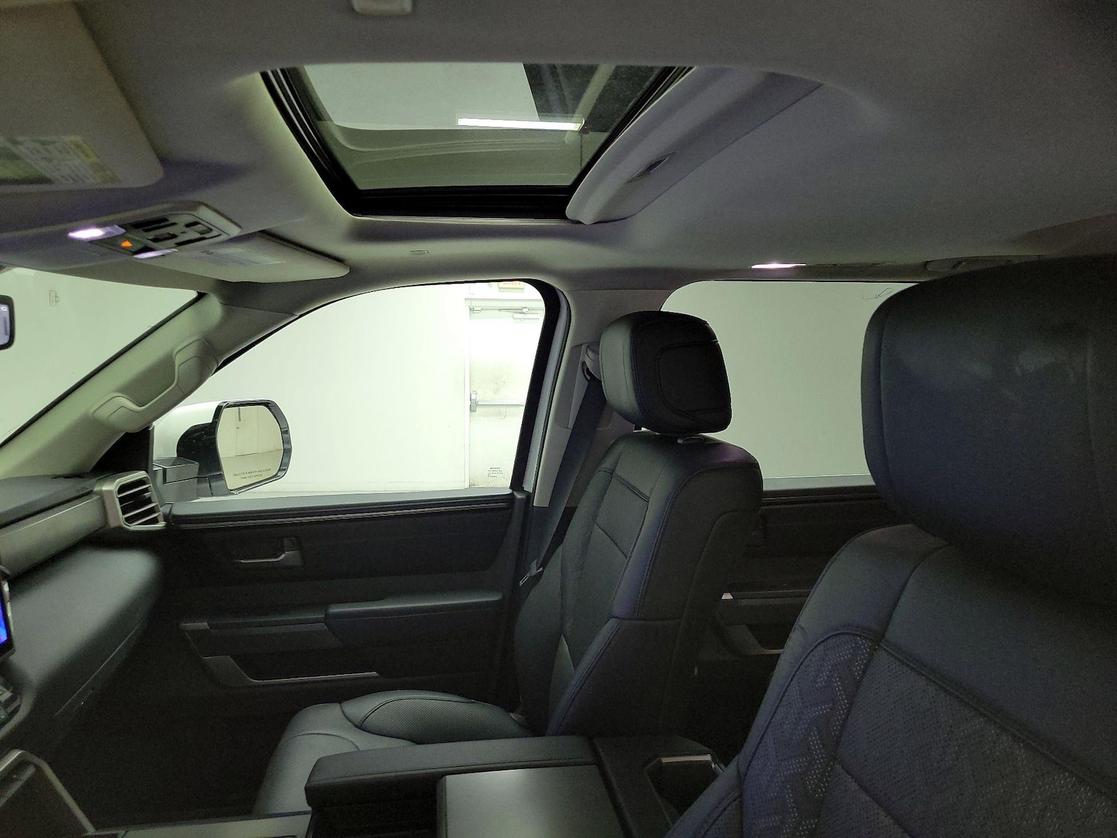 Sunroof(s) & Overhead Airbags