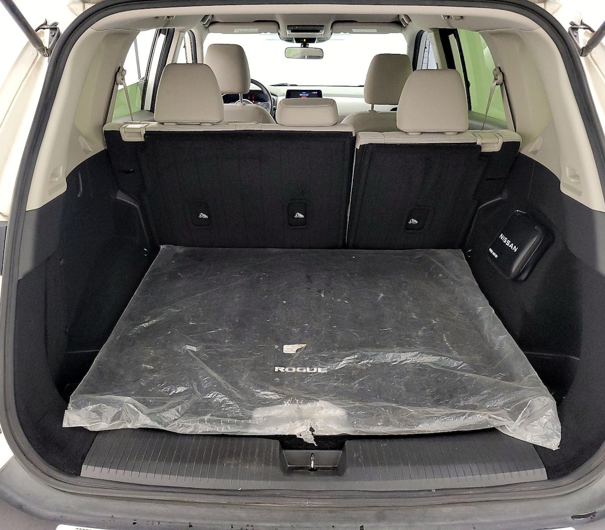 Trunk/Cargo (Seats Up)