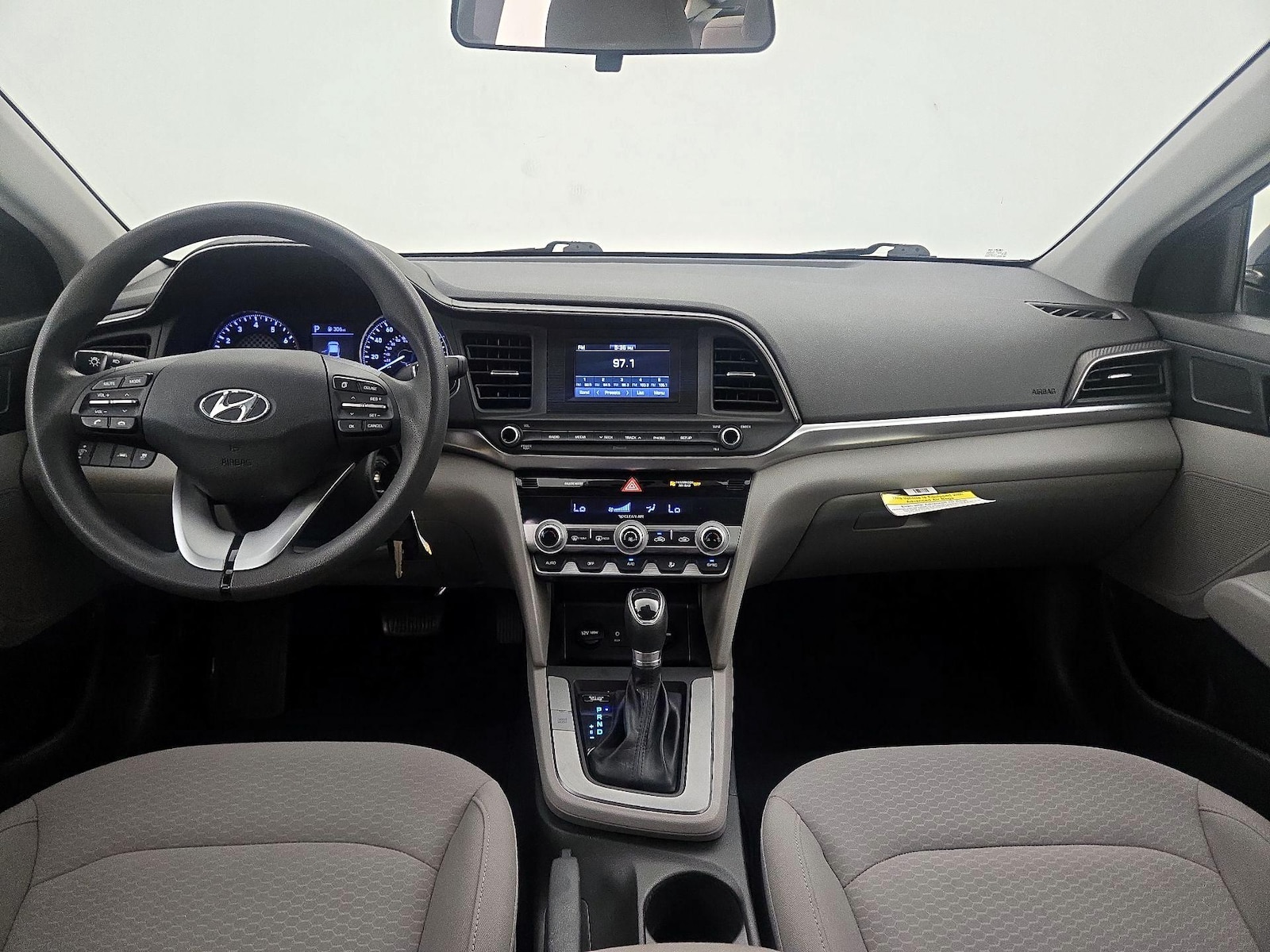 2020 Hyundai Elantra SE - Photo 10