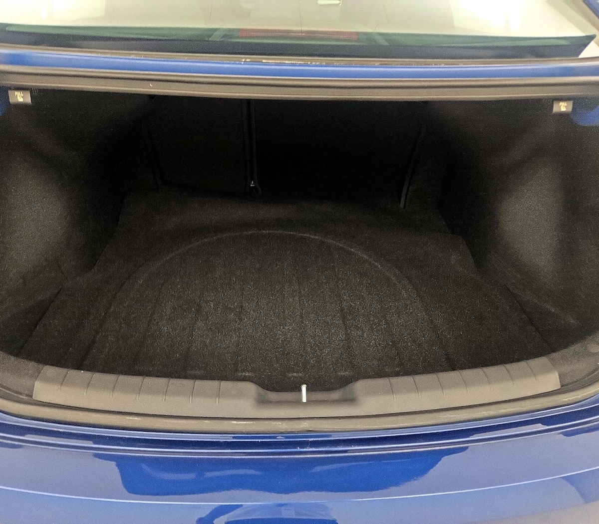 Trunk/Cargo (Seats Up)
