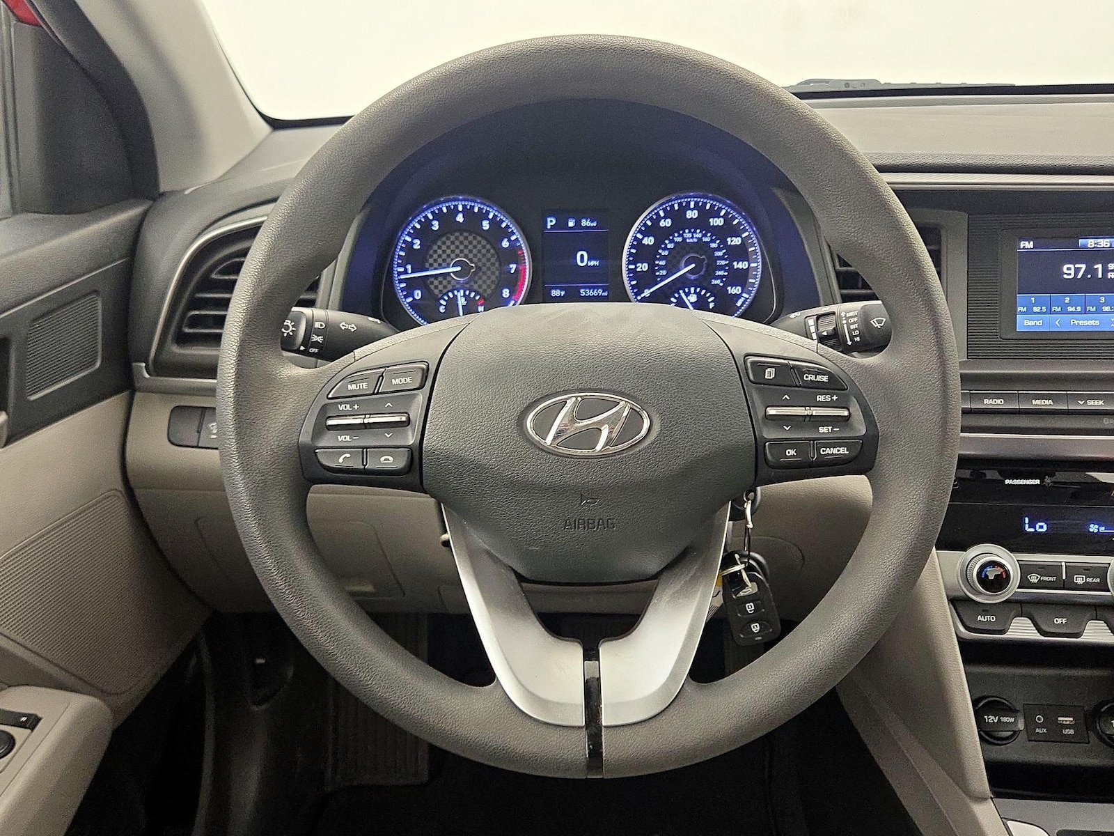 2020 Hyundai Elantra SE - Photo 11