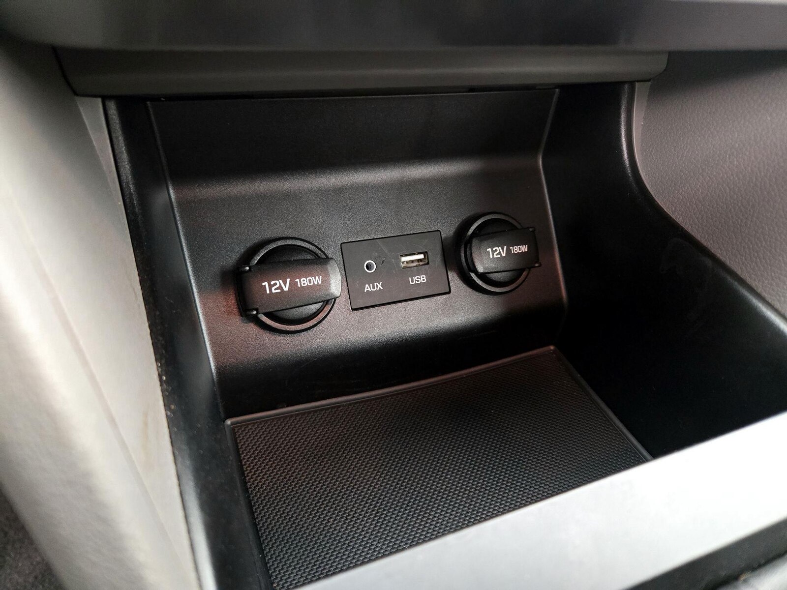 2020 Hyundai Elantra SE - Photo 19