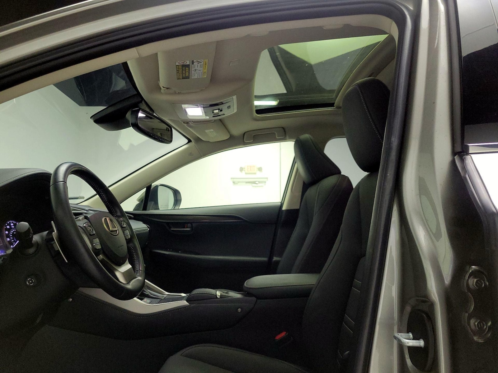 Sunroof(s) & Overhead Airbags