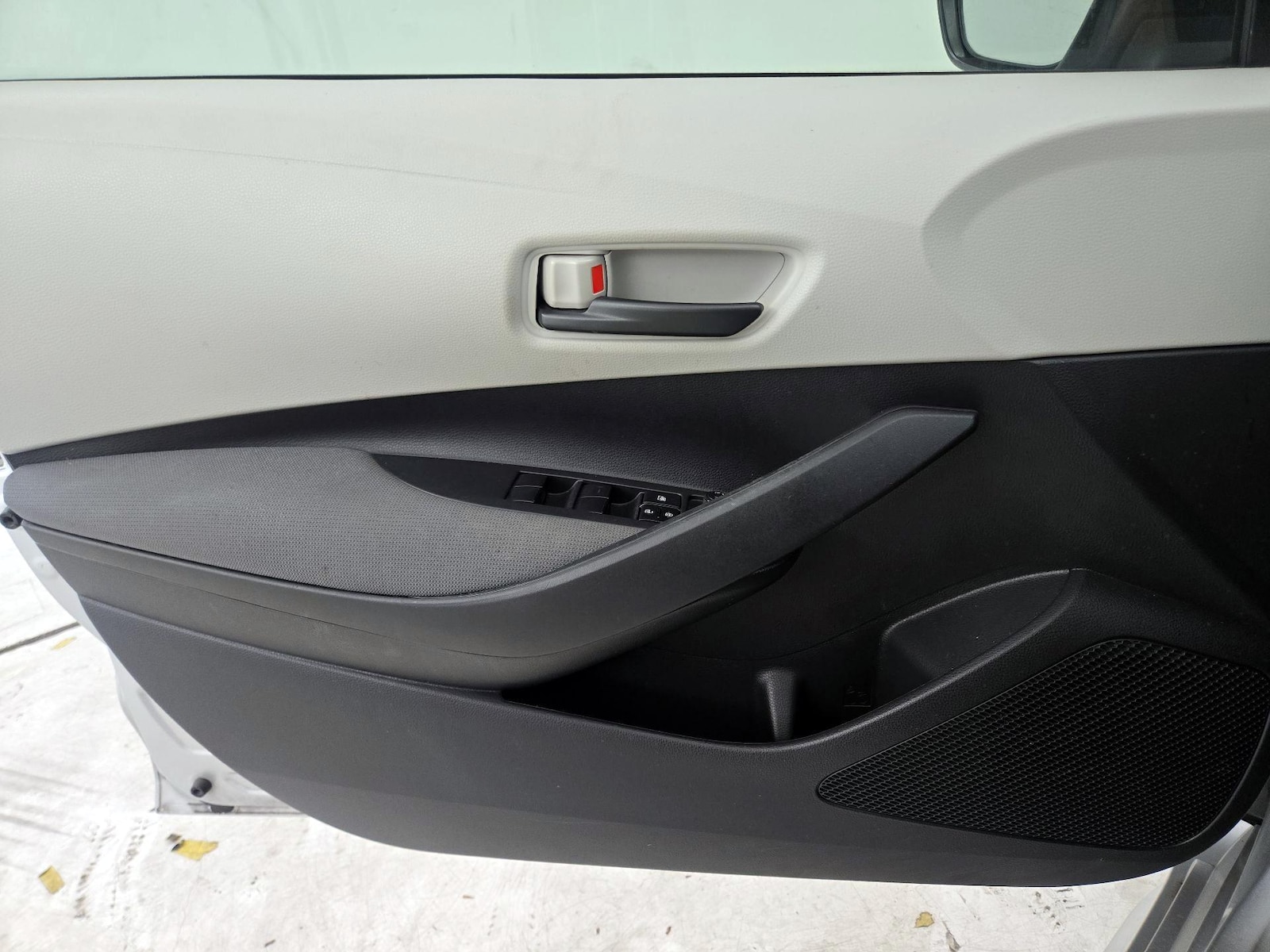 2022 Toyota Corolla L - Photo 13