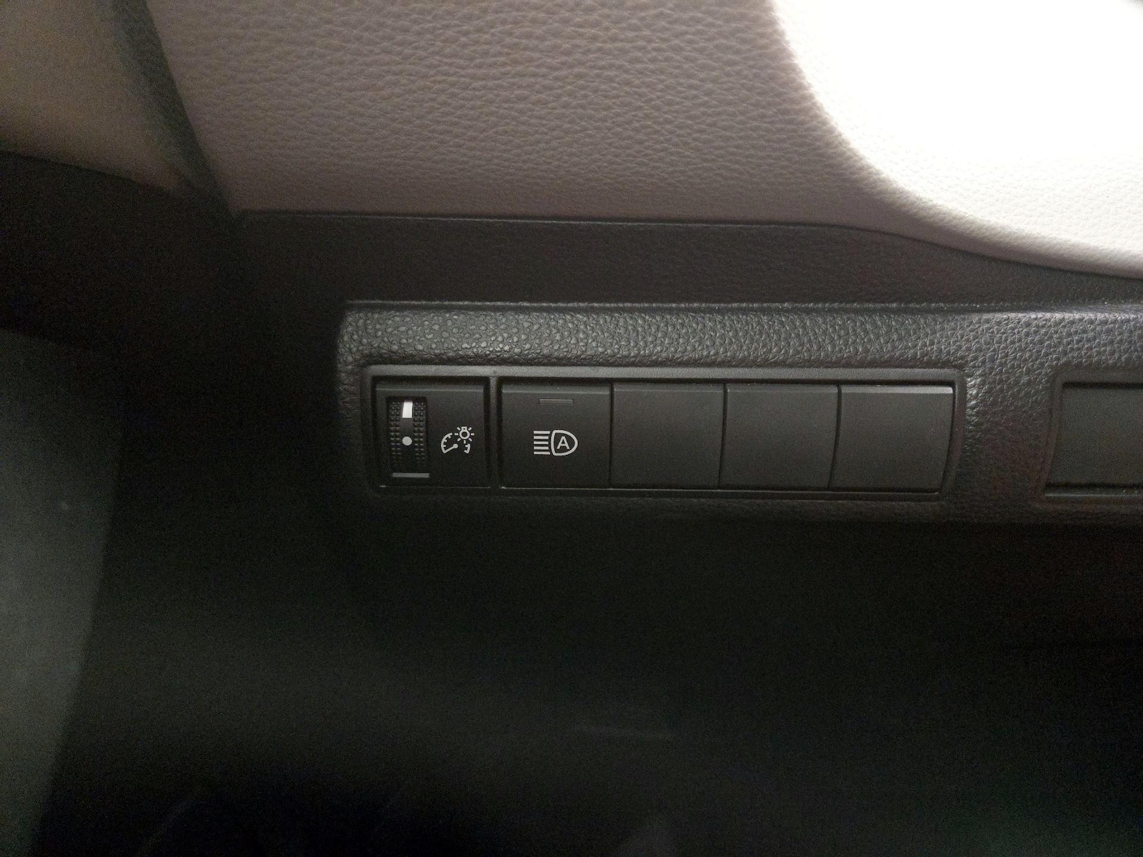 2022 Toyota Corolla L - Photo 14