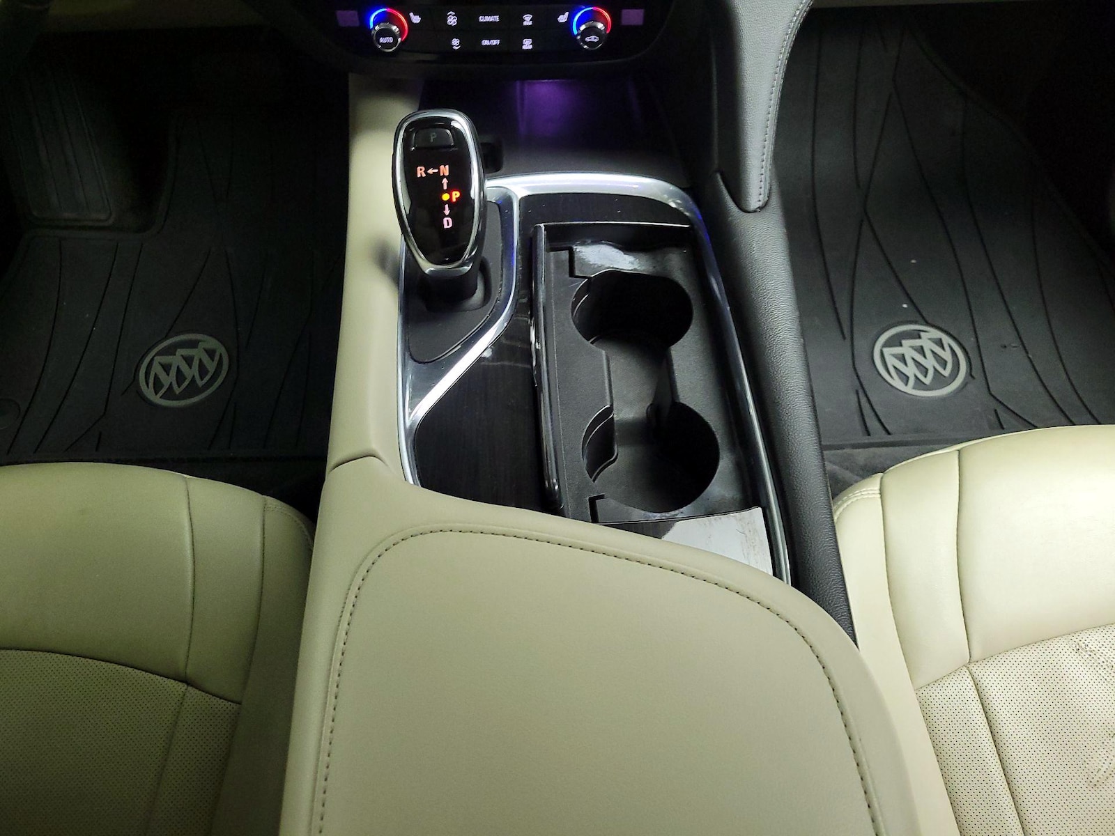 2019 Buick Enclave Essence - Photo 18