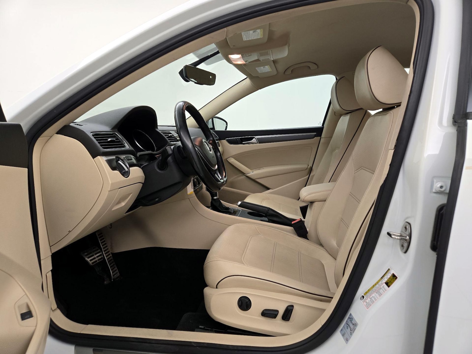 2018 Volkswagen Passat R-Line - Photo 12