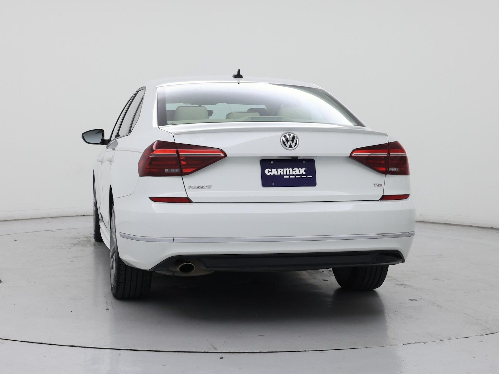 2018 Volkswagen Passat R-Line - Photo 7