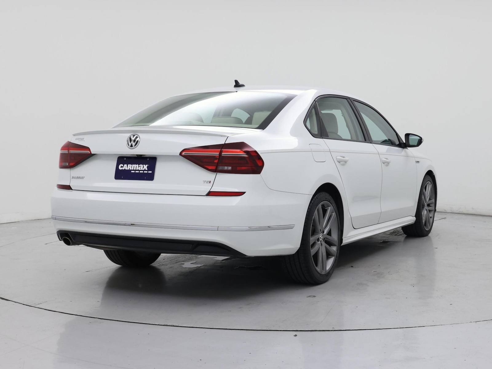 2018 Volkswagen Passat R-Line - Photo 9