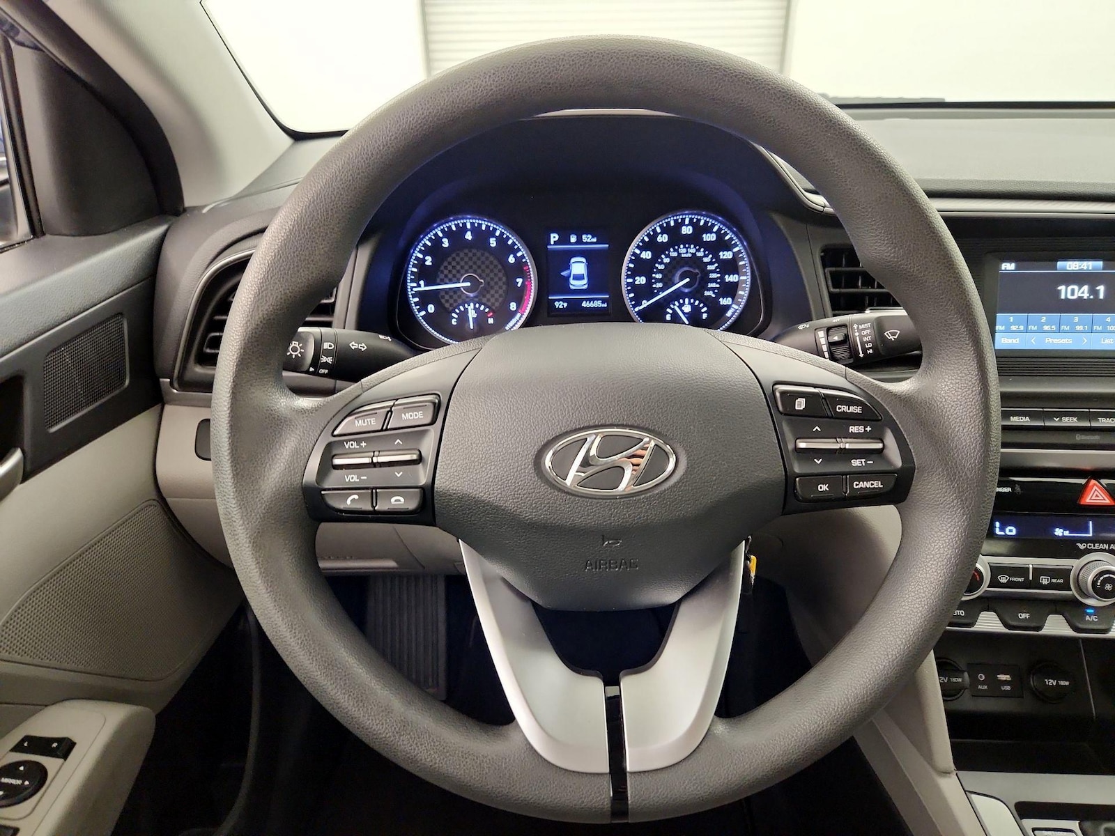 2020 Hyundai Elantra SE - Photo 11