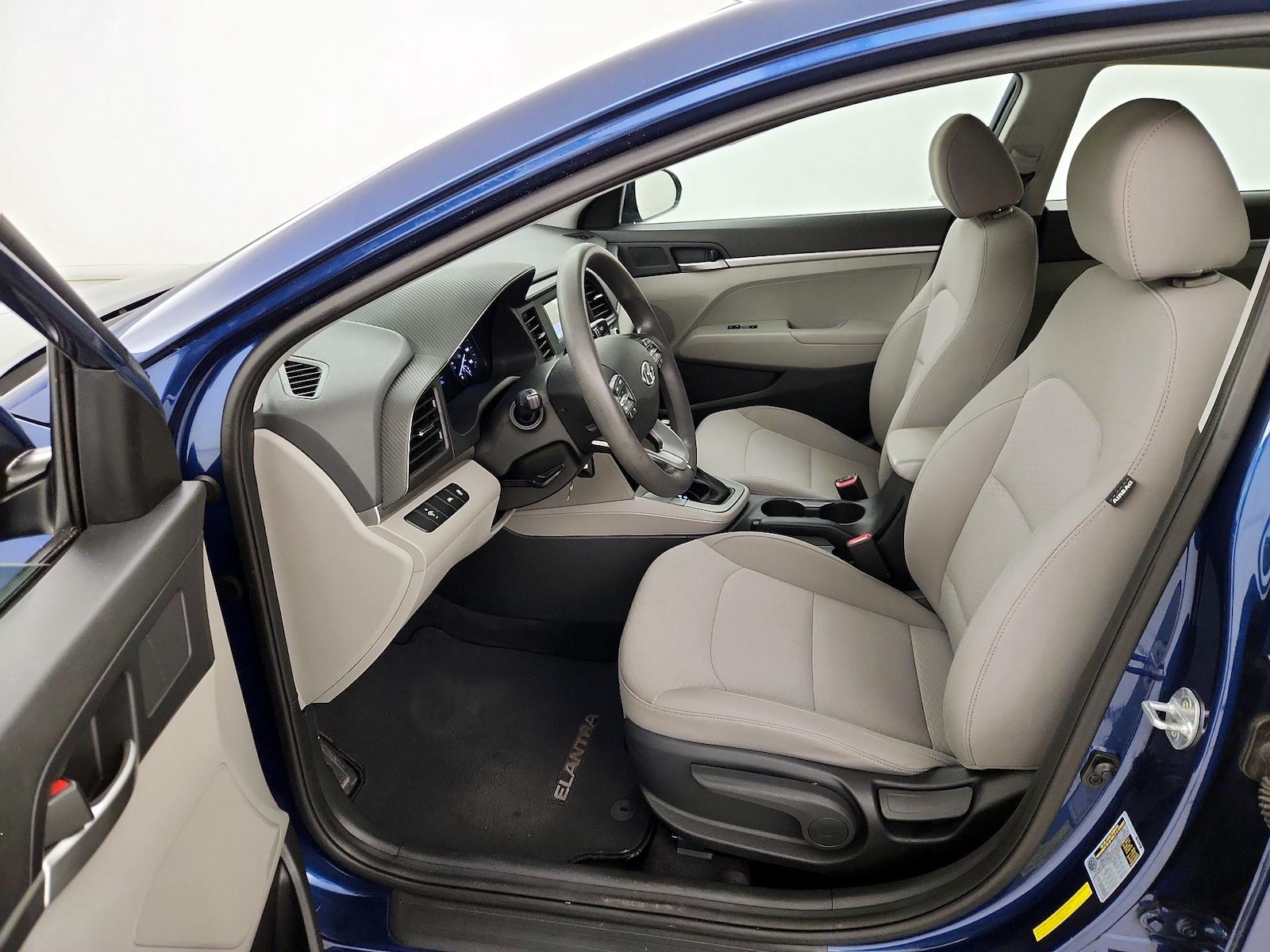 2020 Hyundai Elantra SE - Photo 12