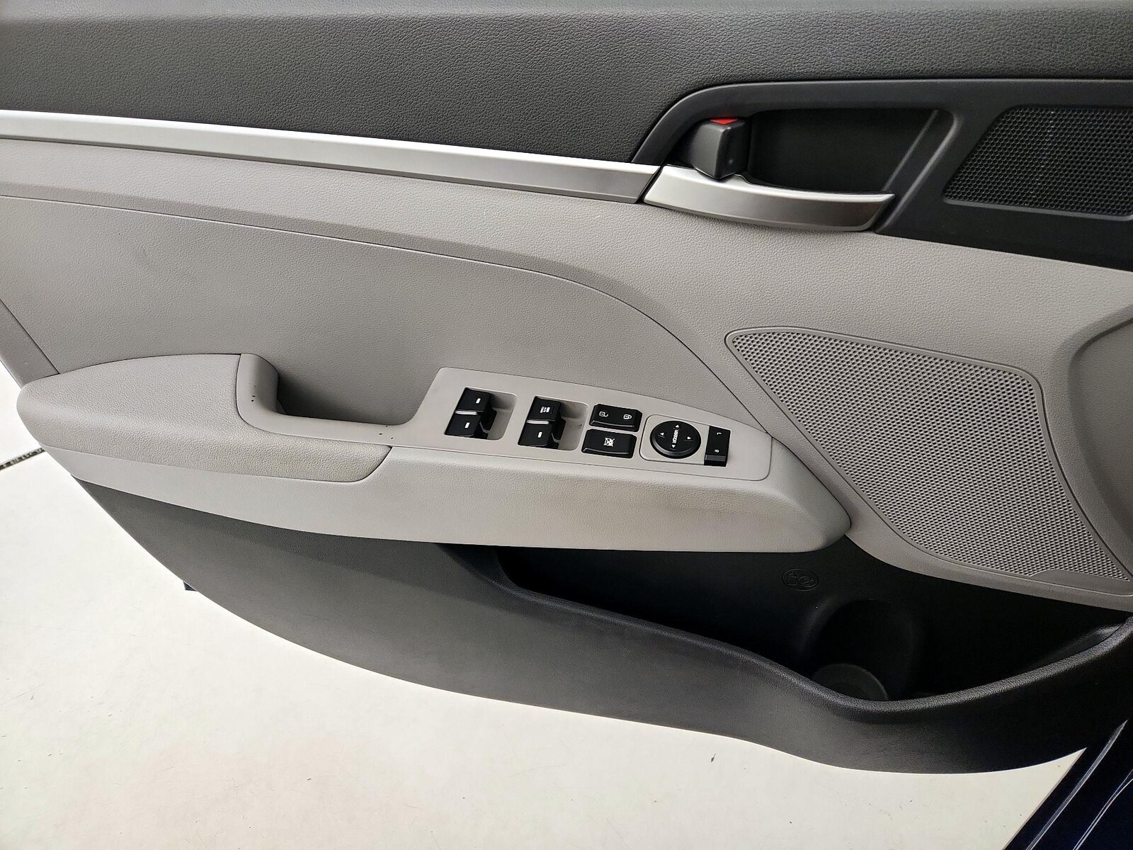 2020 Hyundai Elantra SE - Photo 13