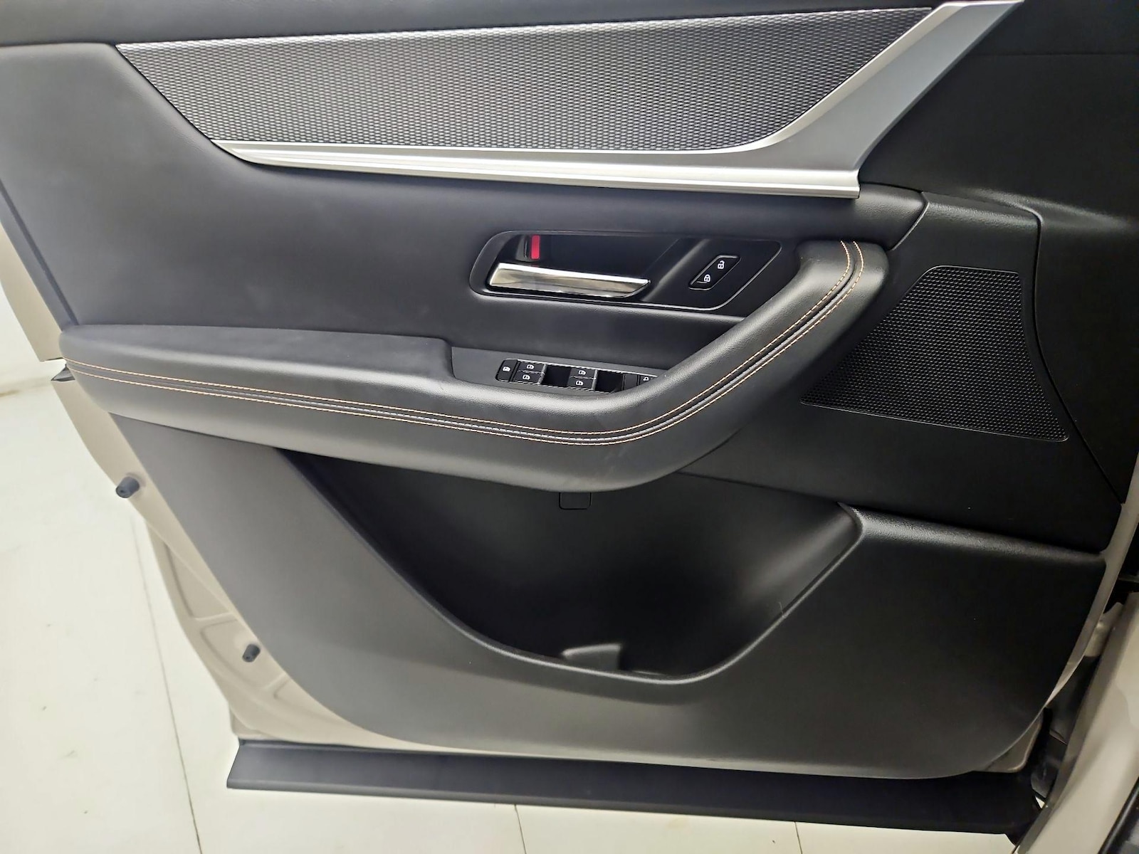 2025 Mazda CX-90 Preferred Package - Photo 13