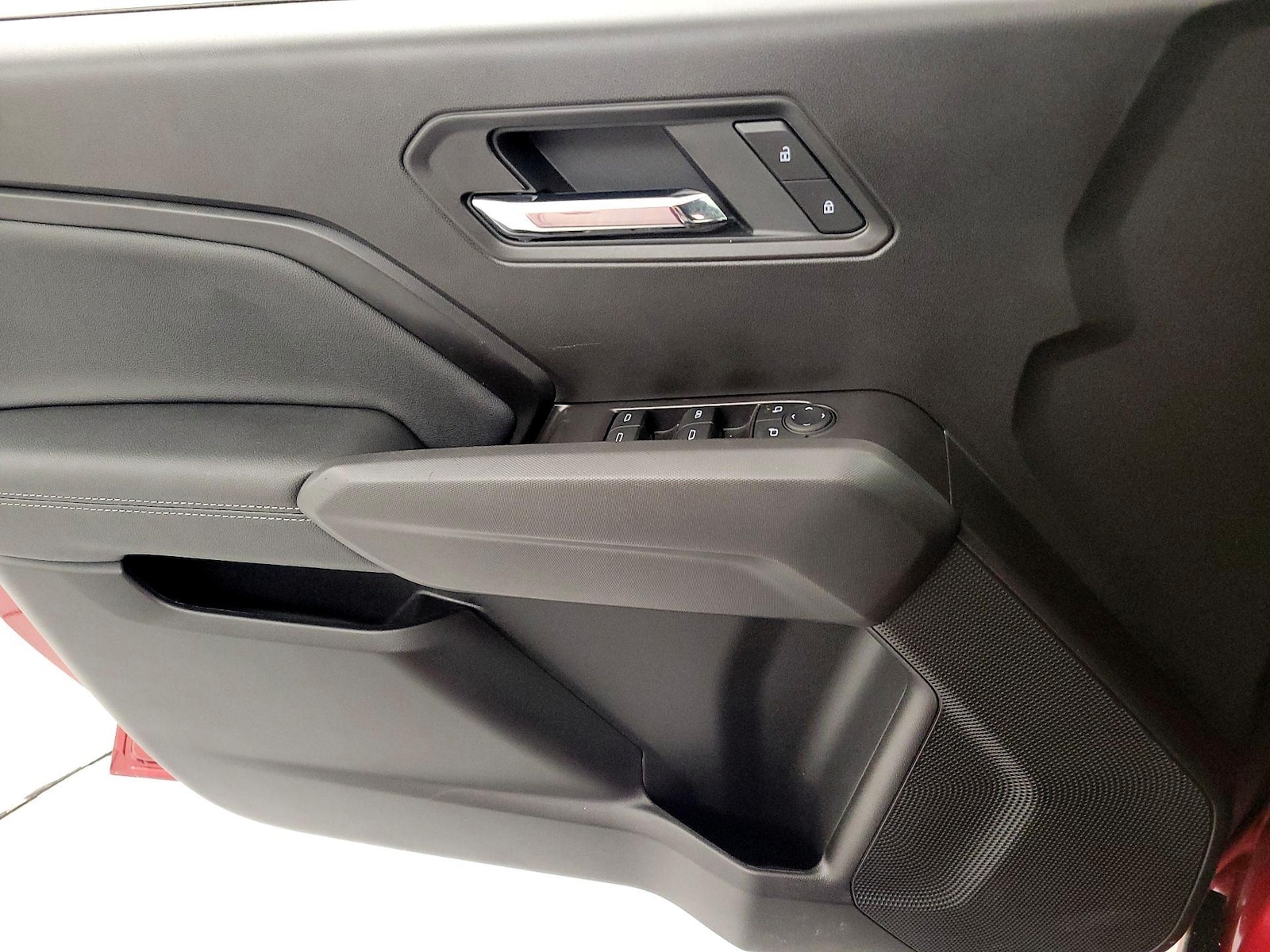 2025 Chevrolet Colorado LT - Photo 13