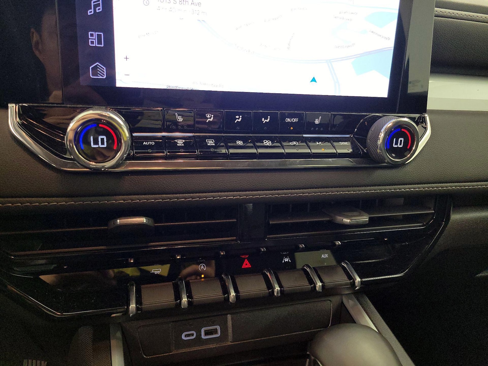 2025 Chevrolet Colorado LT - Photo 18
