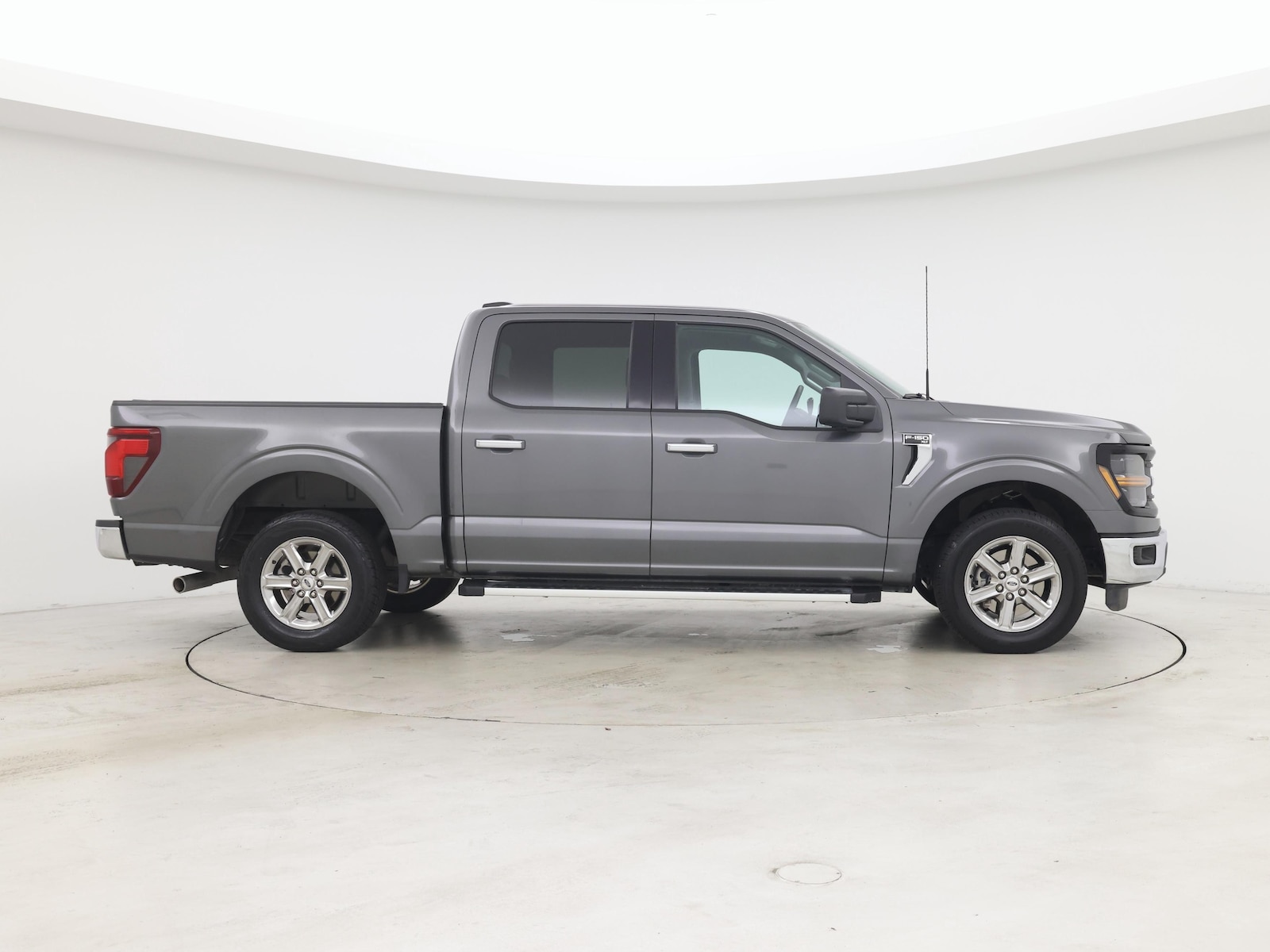 2025 Ford F-150 XLT - Photo 8
