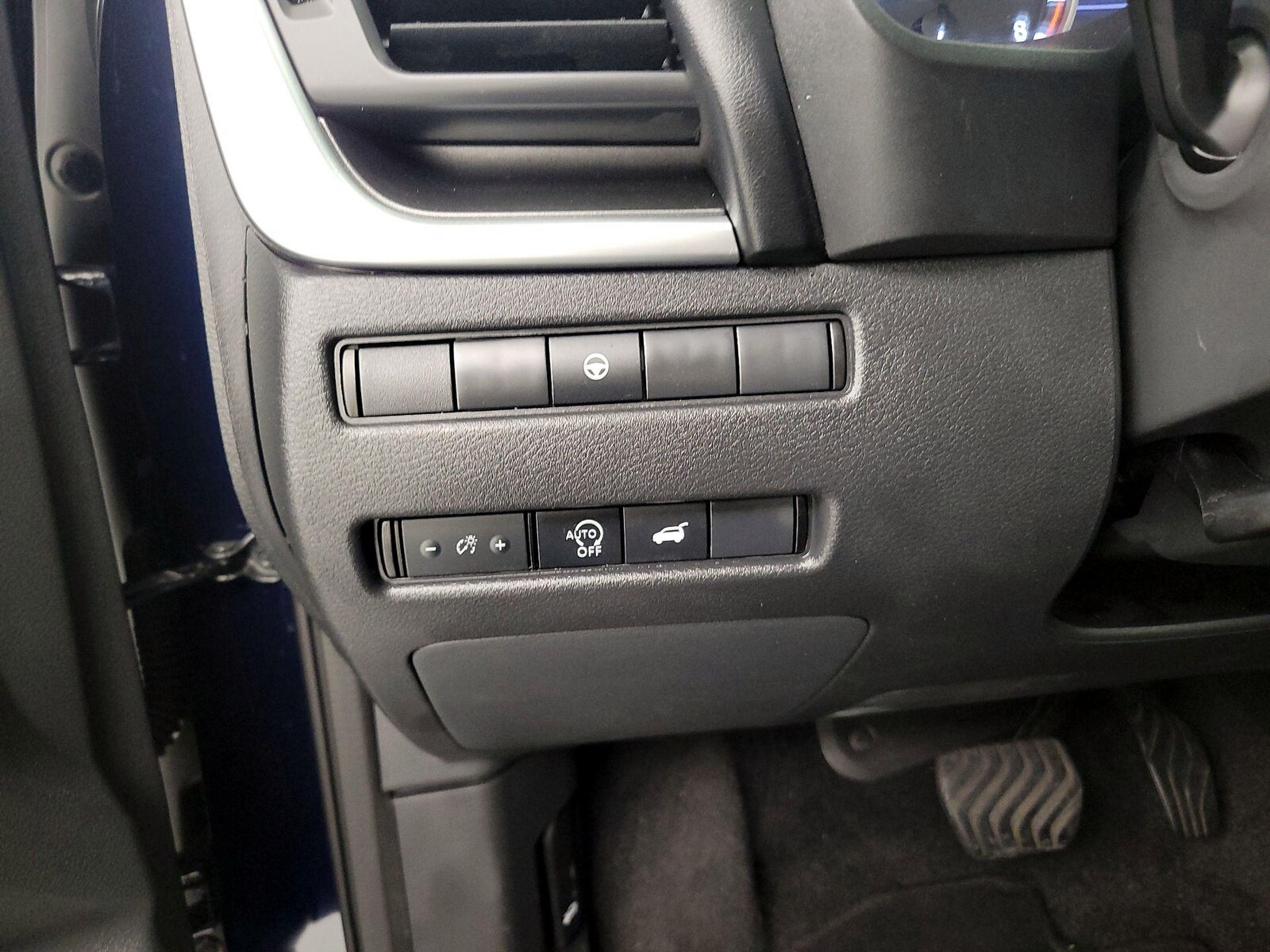 2025 Nissan Rogue SV, photo 14
