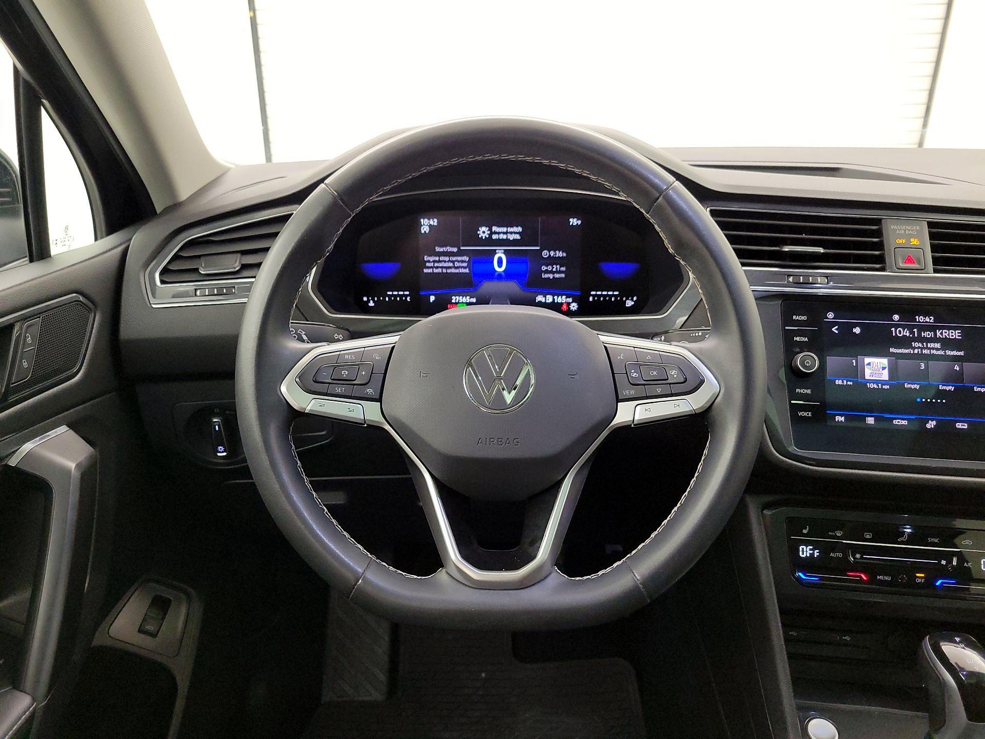 Thumbnail: 2023 Volkswagen Tiguan - 10