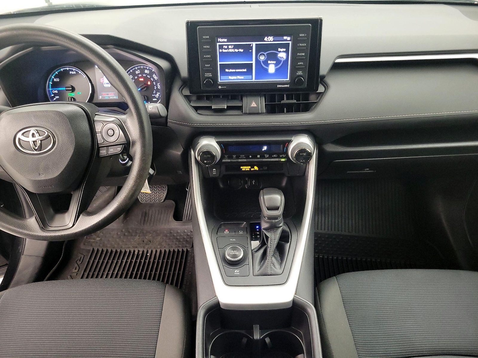 2022 Toyota RAV4 LE - Photo 10