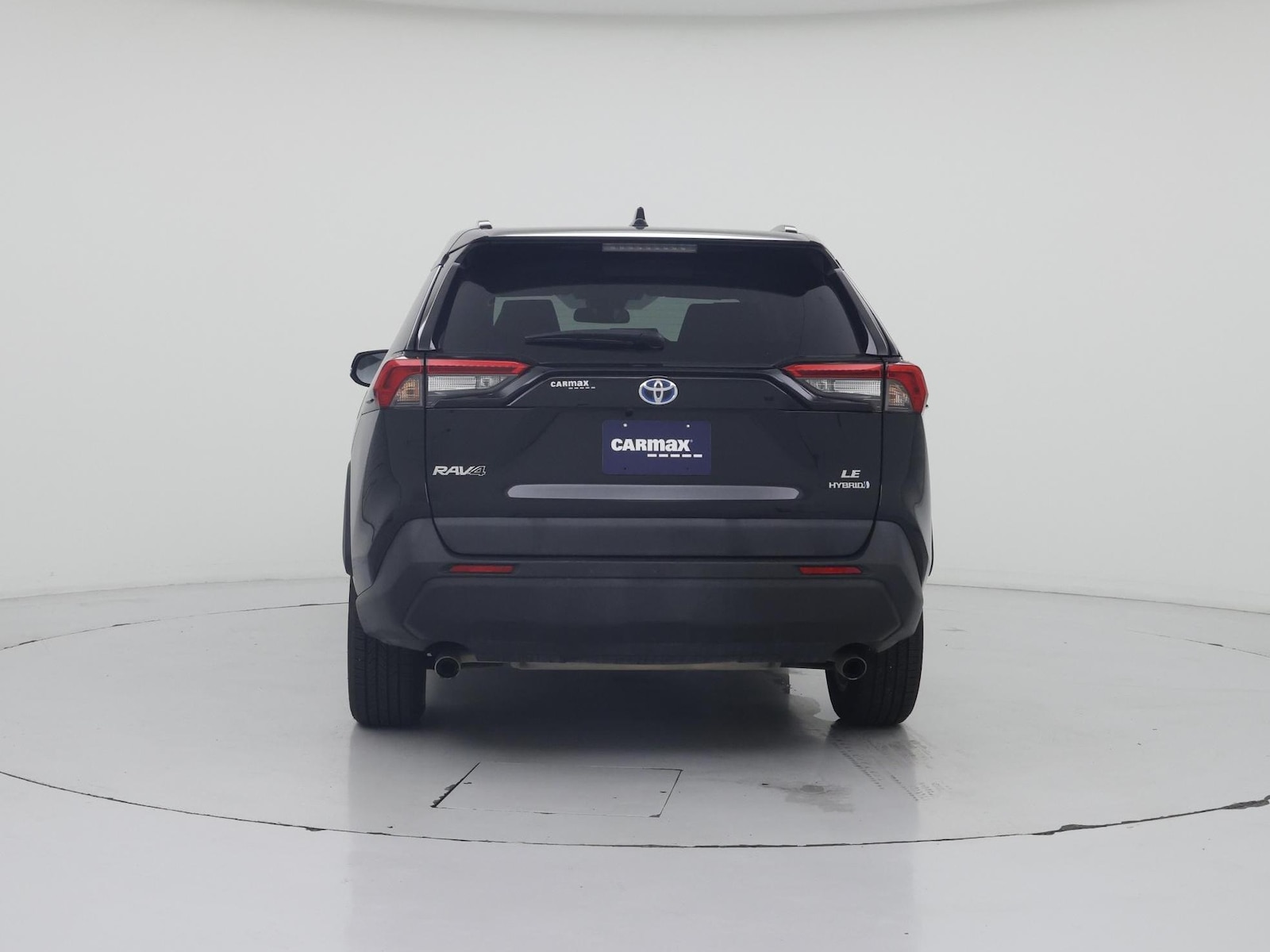 2022 Toyota RAV4 LE - Photo 7