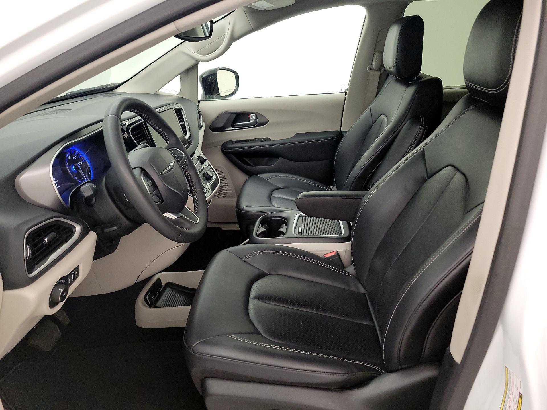 Thumbnail: 2024 Chrysler Pacifica - 11
