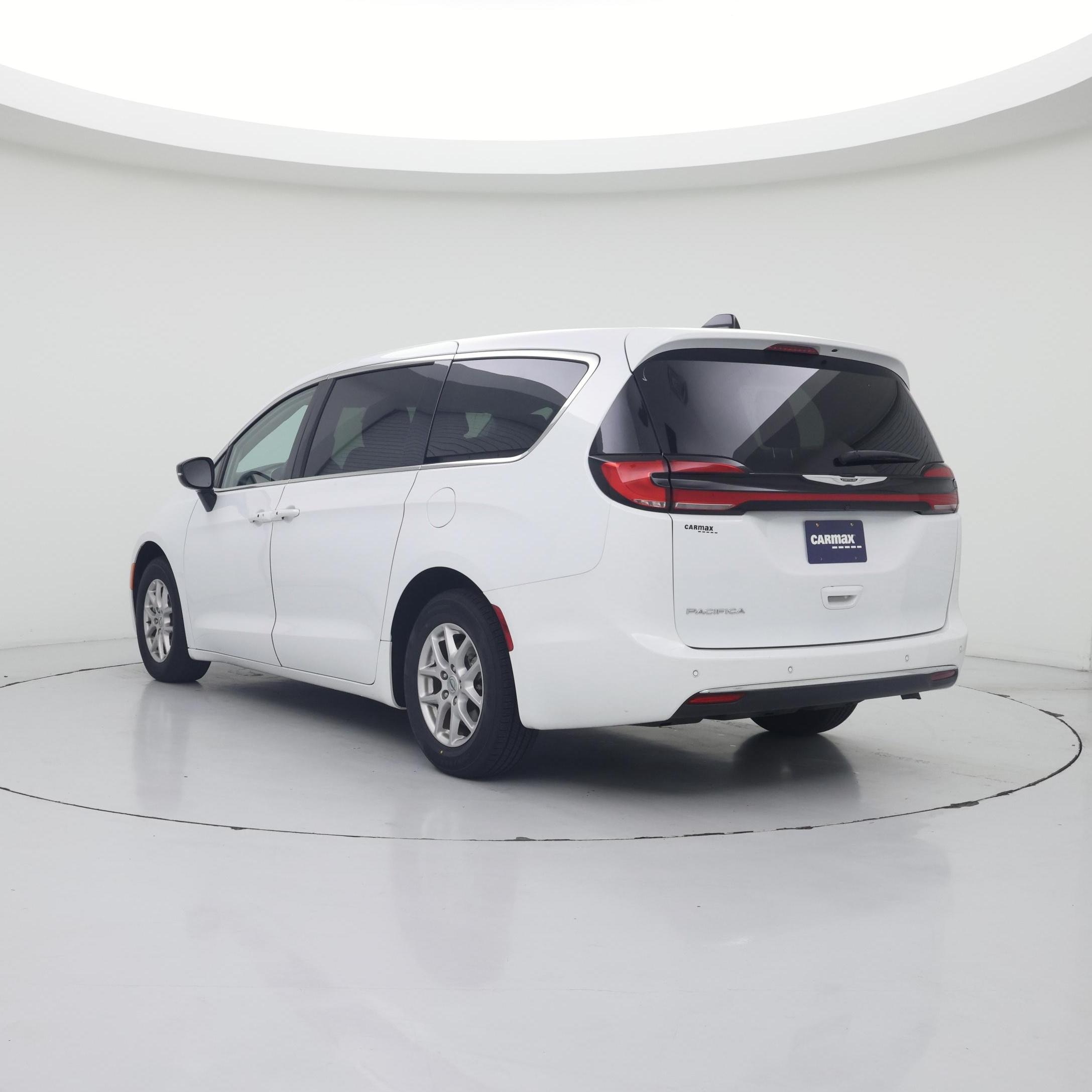 Thumbnail: 2024 Chrysler Pacifica - 2