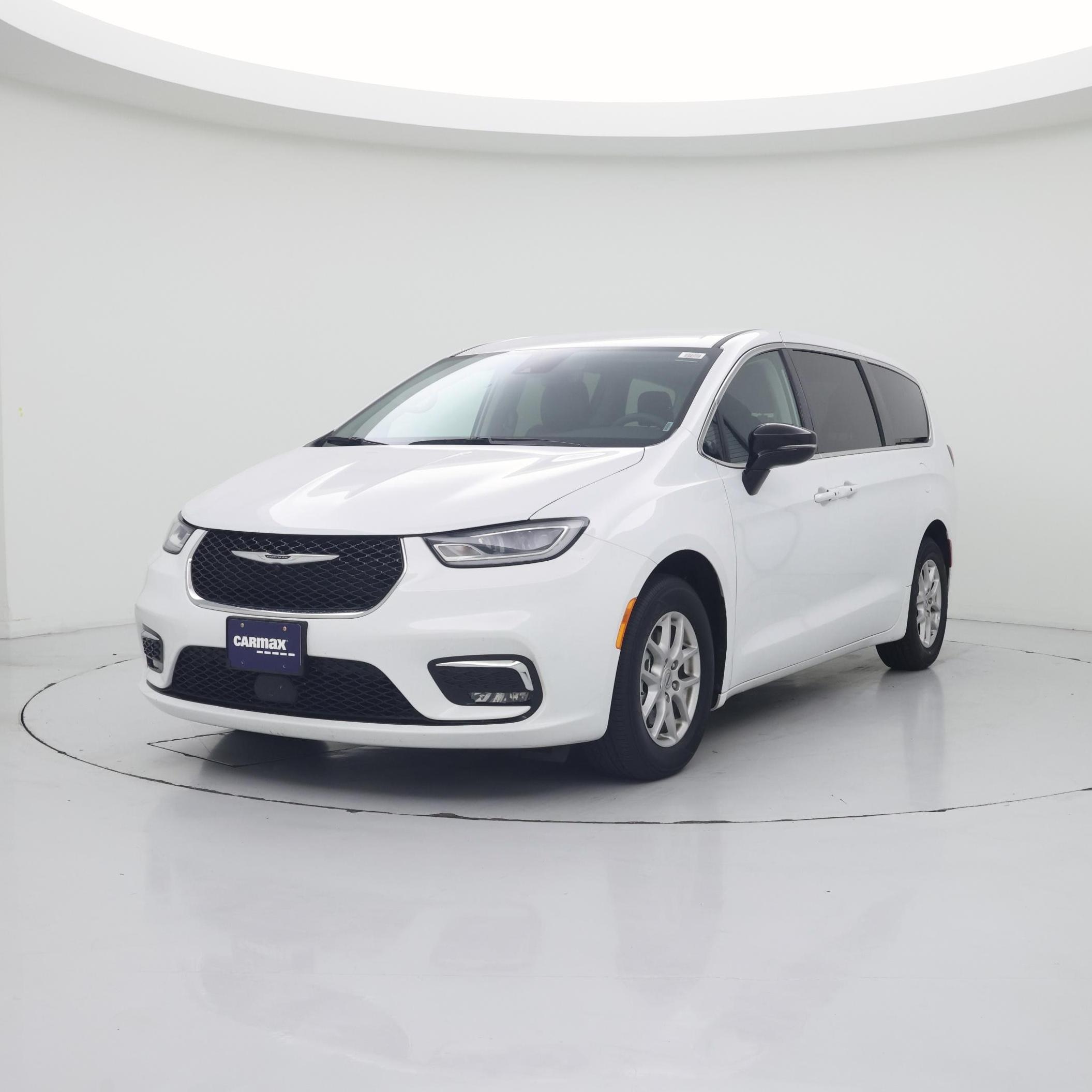 Thumbnail: 2024 Chrysler Pacifica - 4