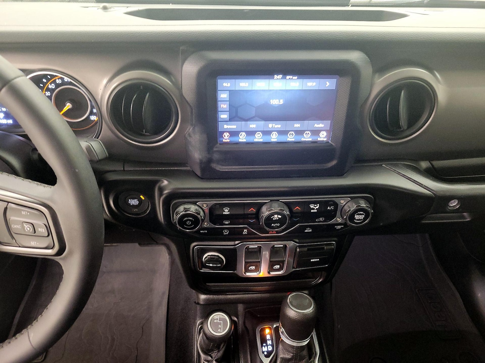 2023 Jeep Wrangler 2-Door Willys - Photo 10